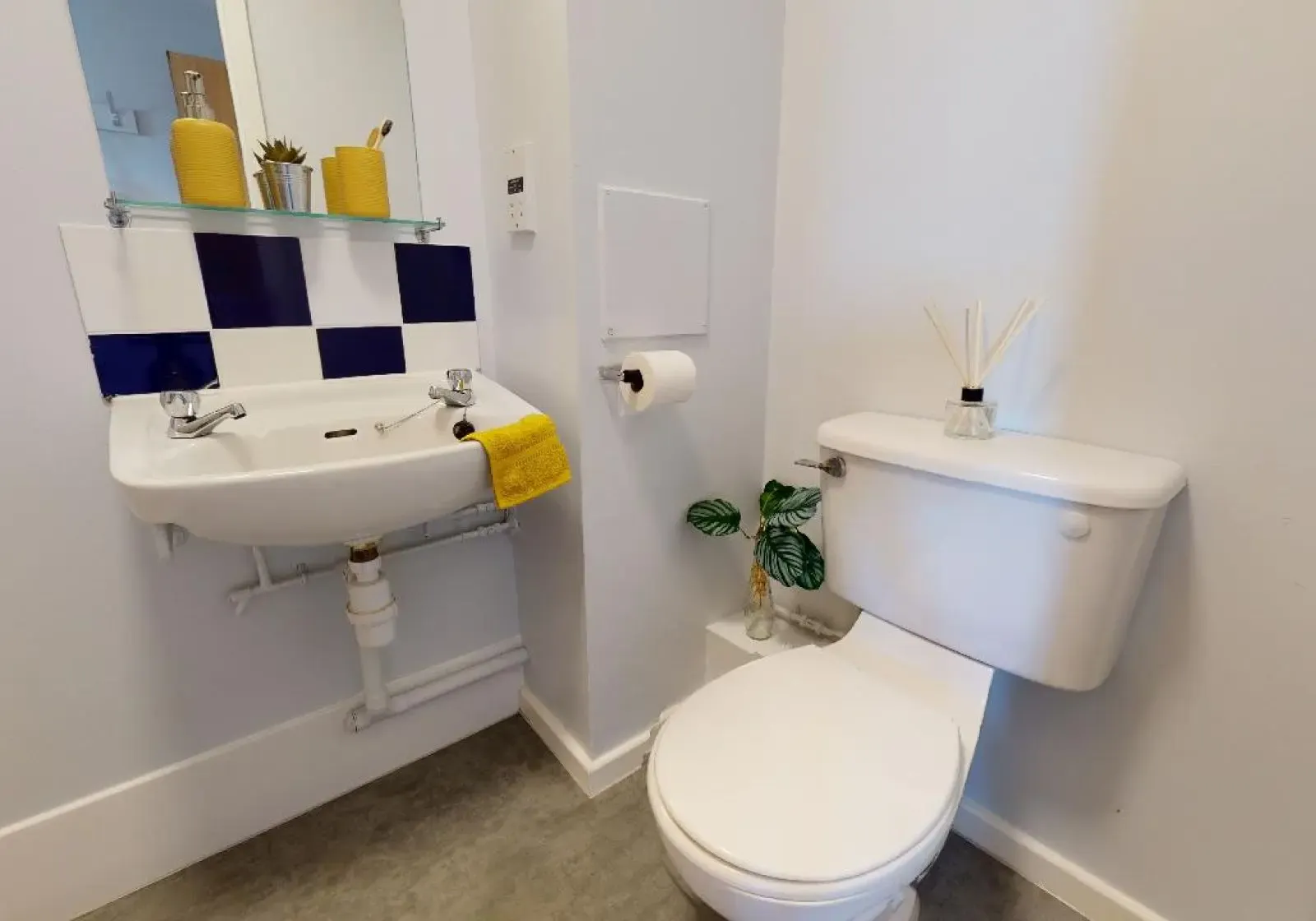 Silver En Suite