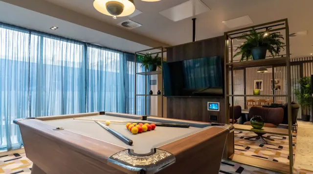 Silver Studio Plus room image 1