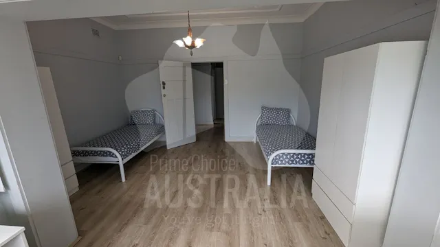Shared Room room image 1