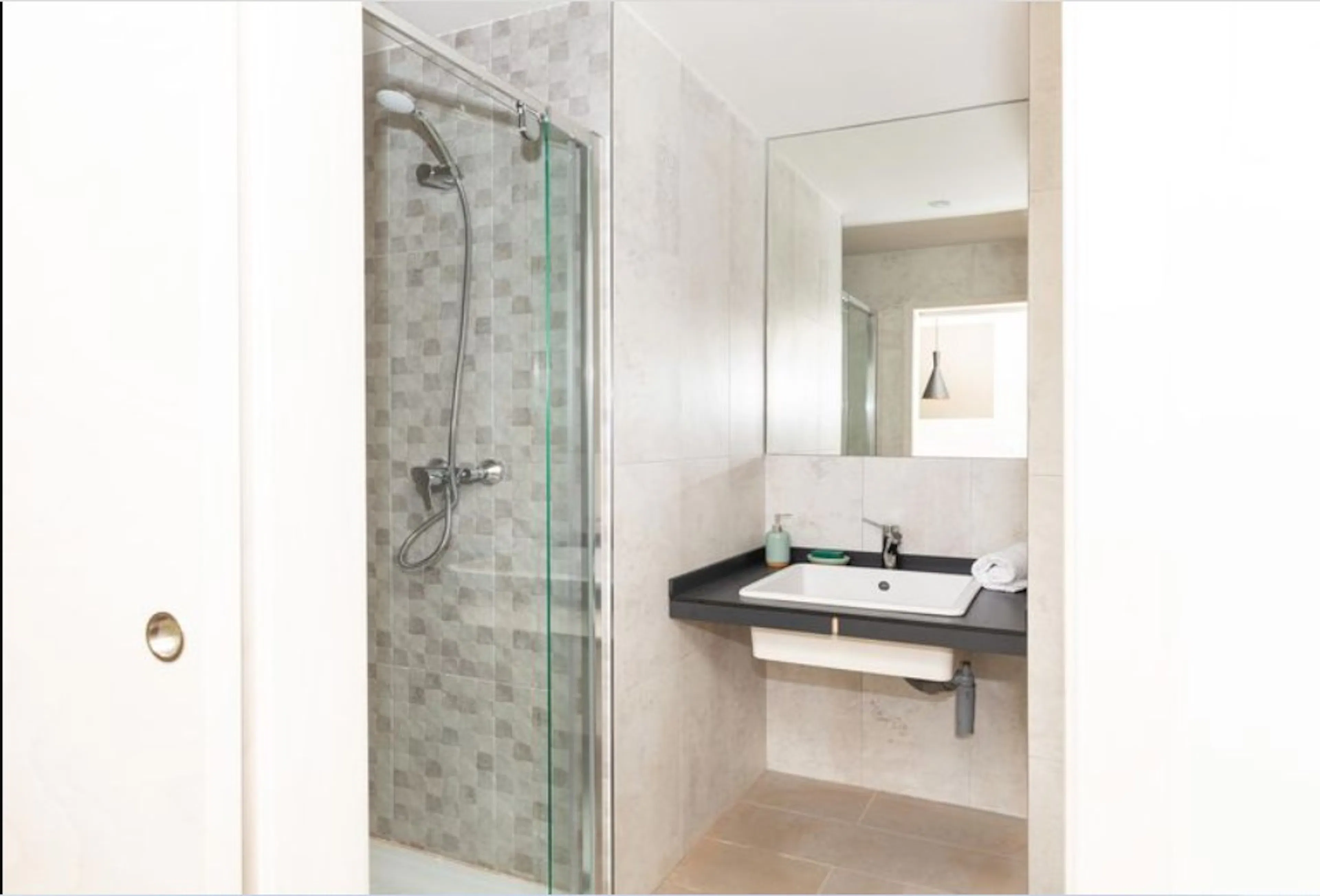 Individual Premium with terrace BATHROOM 3