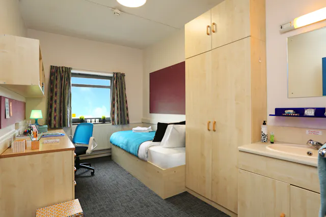 Standard Single Bedroom room image 3