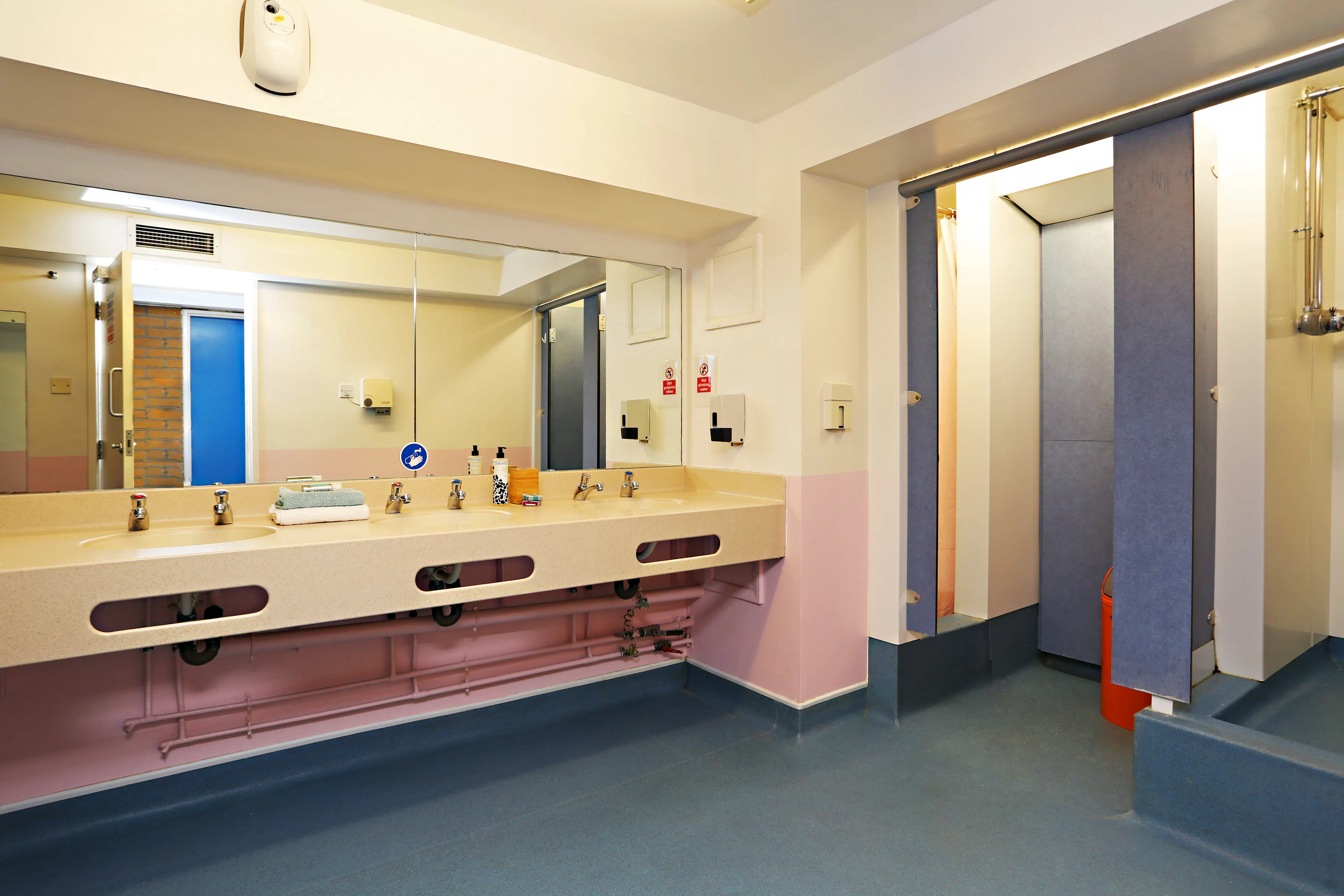 Standard Single Bedroom BATHROOM 3