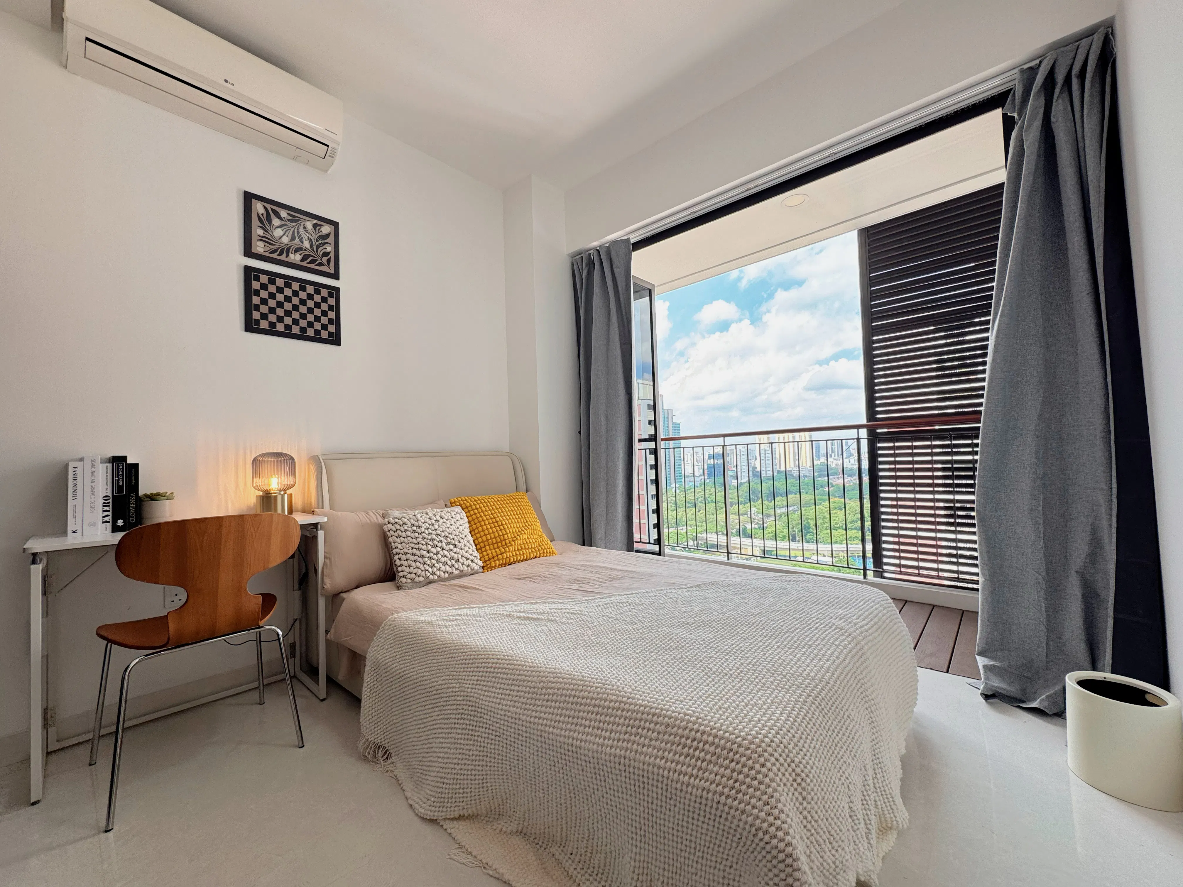 singroost-novena-singapore-Premium Single Room, High Floor
