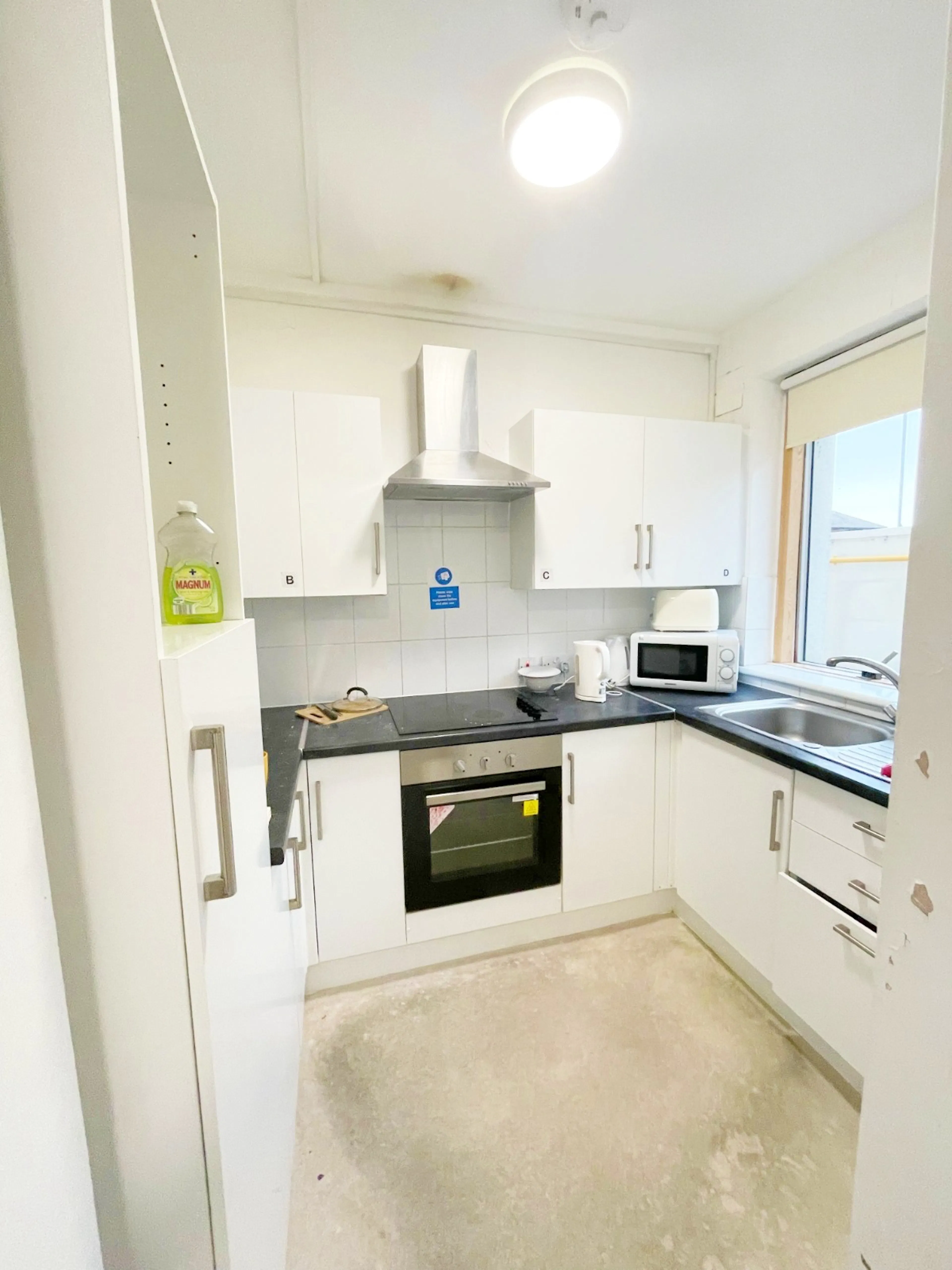 Standard Ensuite  KITCHEN 4