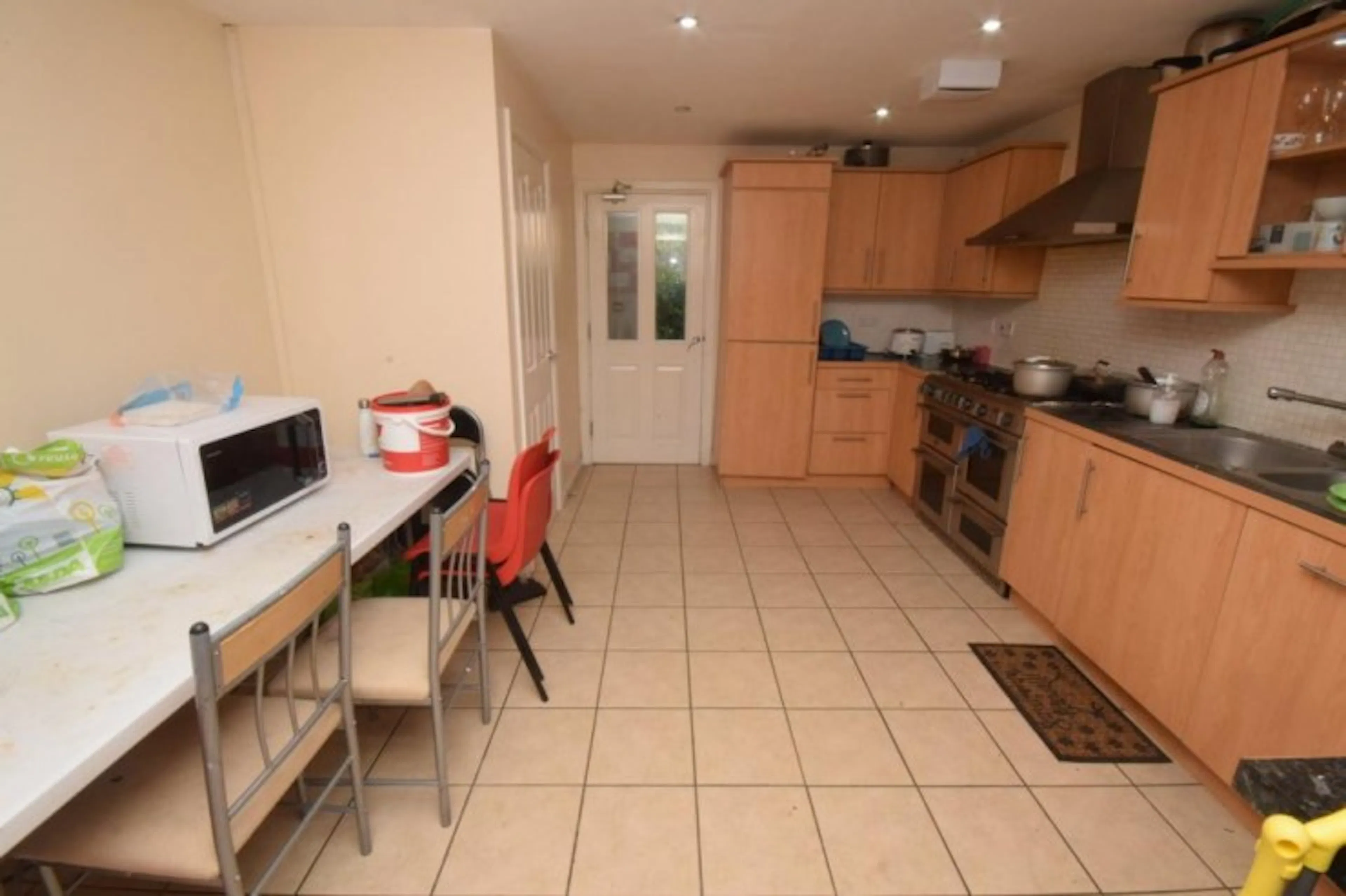 4 Bed Apartment KITCHEN 1