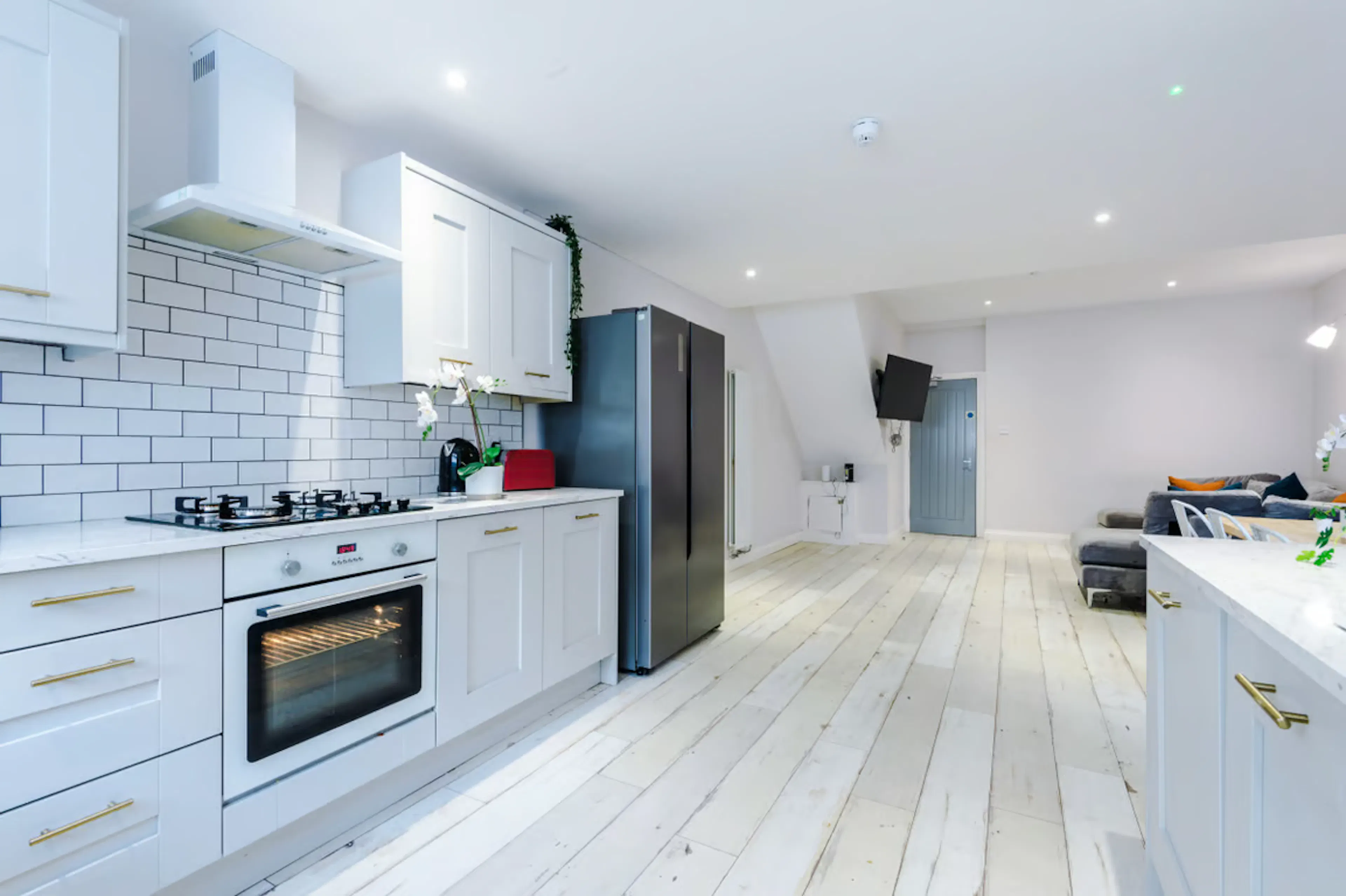 8 Bedroom Apartment KITCHEN 1