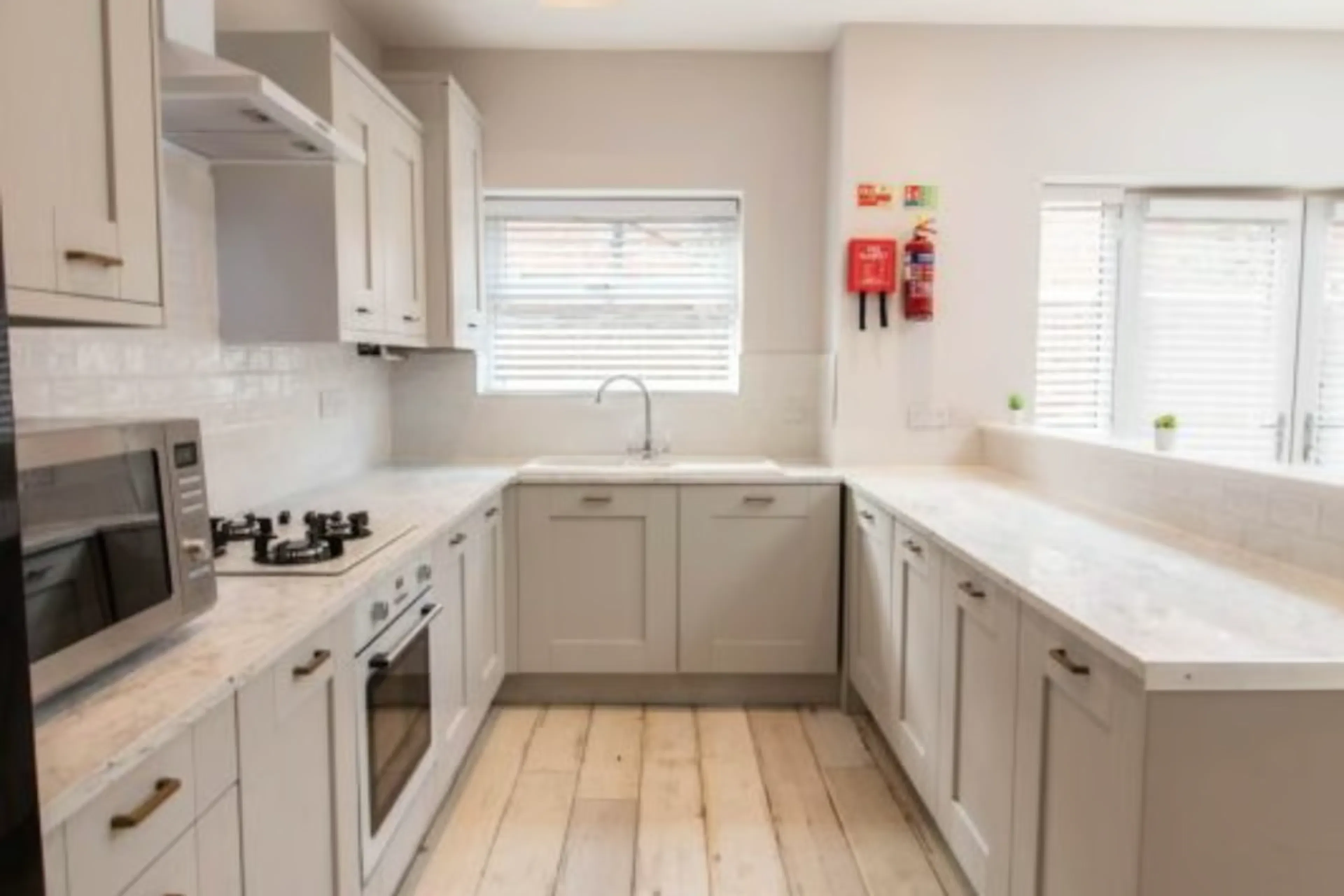 7 Bedroom Apartment KITCHEN 1
