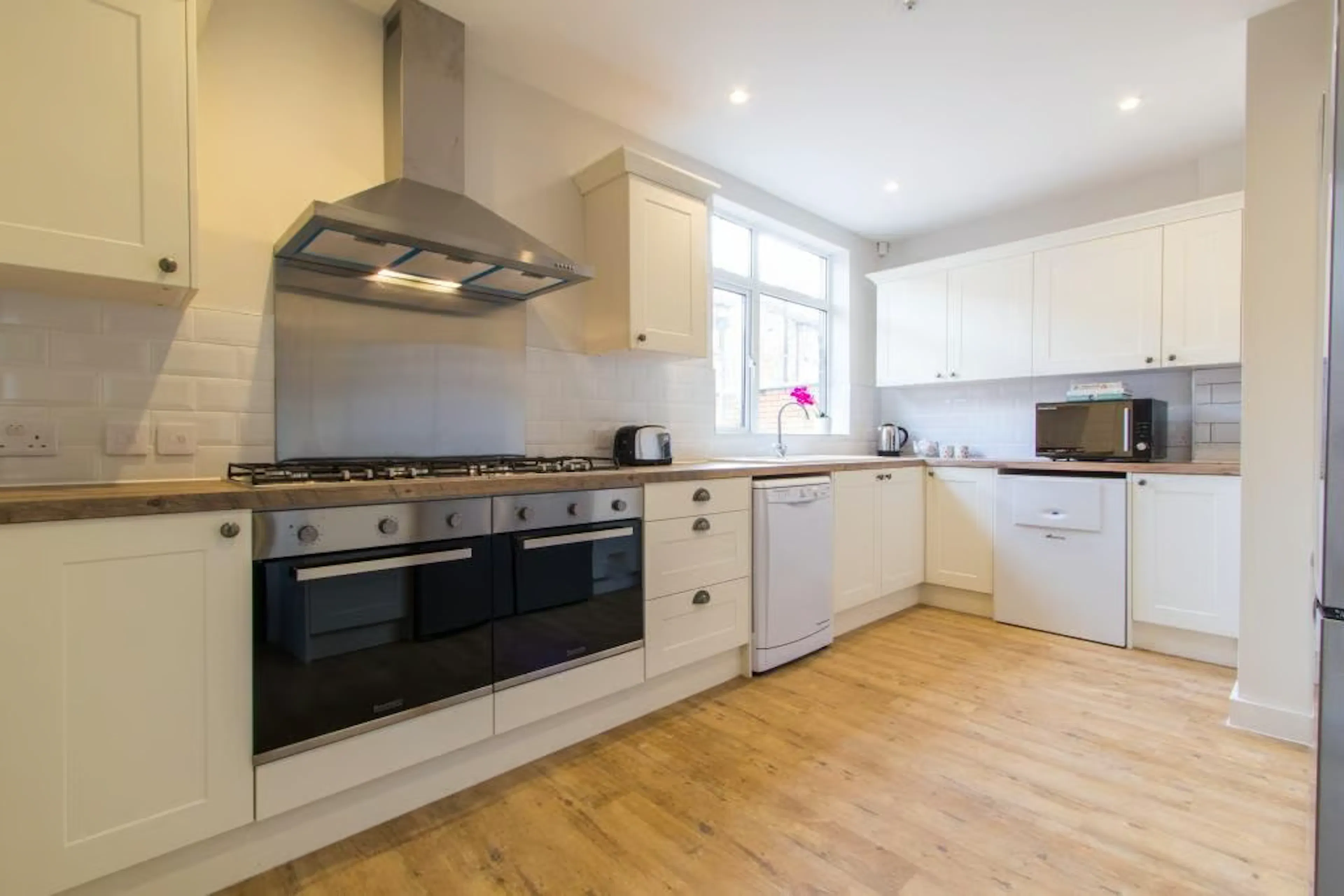 8 Bedroom Apartment KITCHEN 1