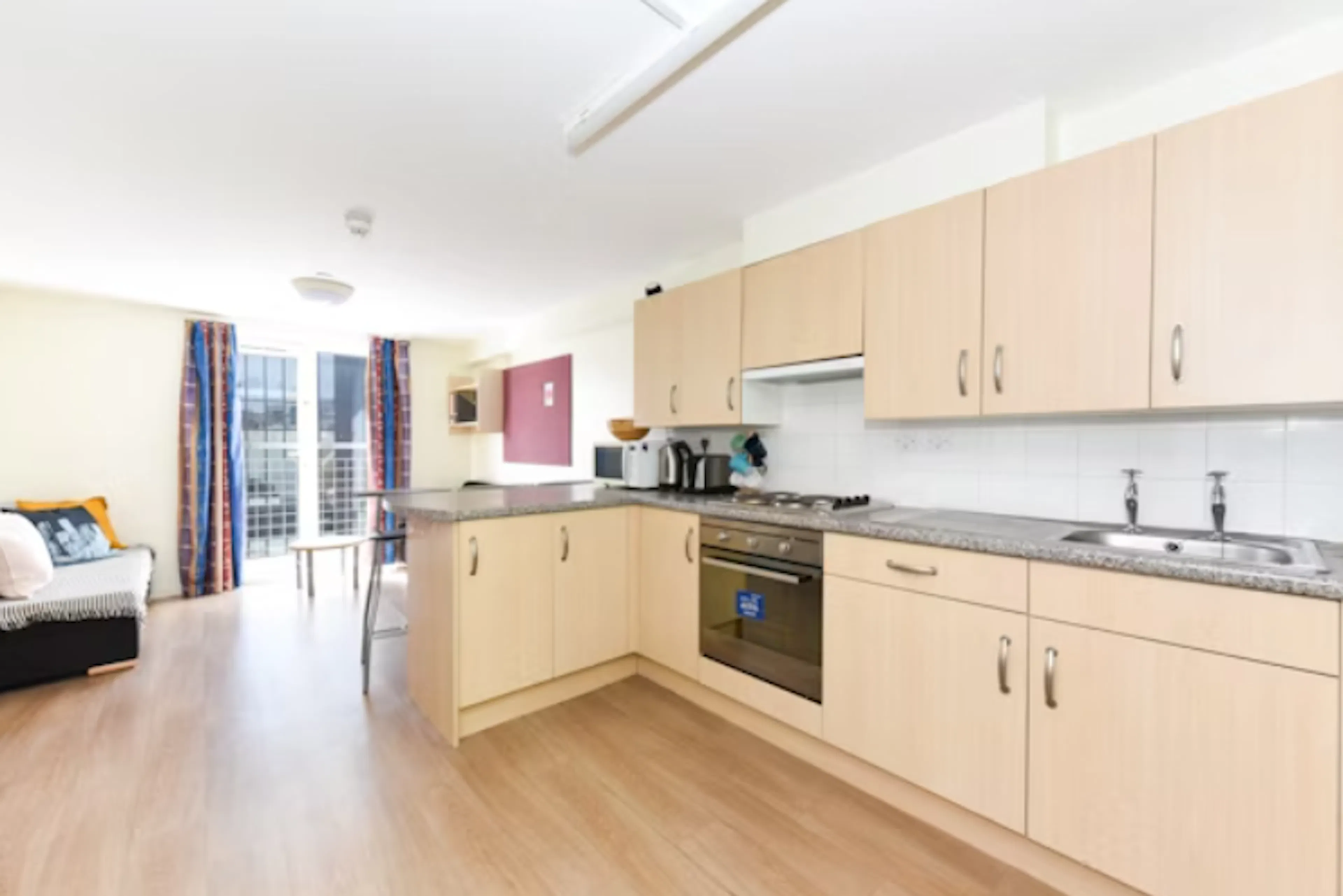 Ensuite-Silver KITCHEN 4