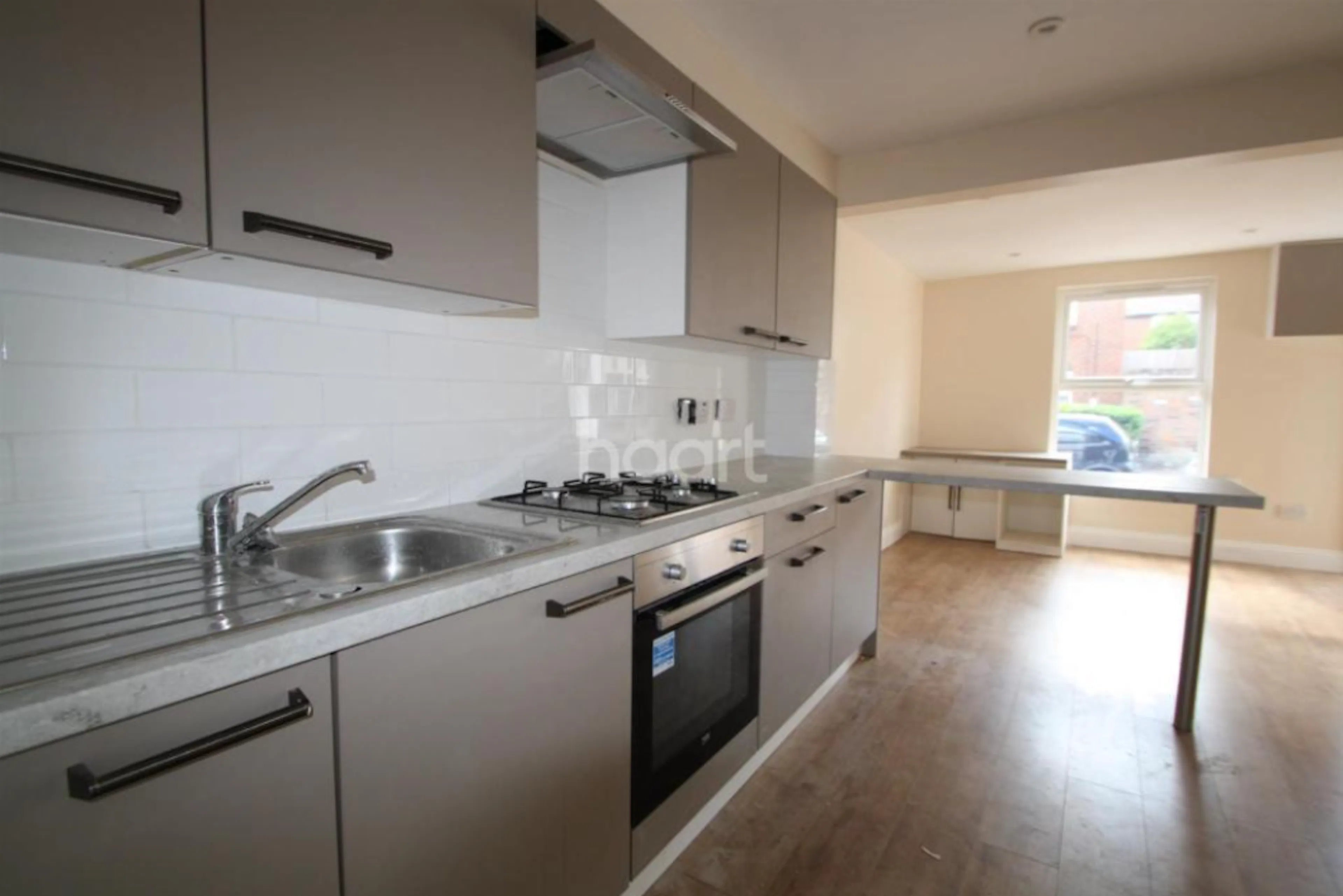 5 Bedroom Apartment KITCHEN 2