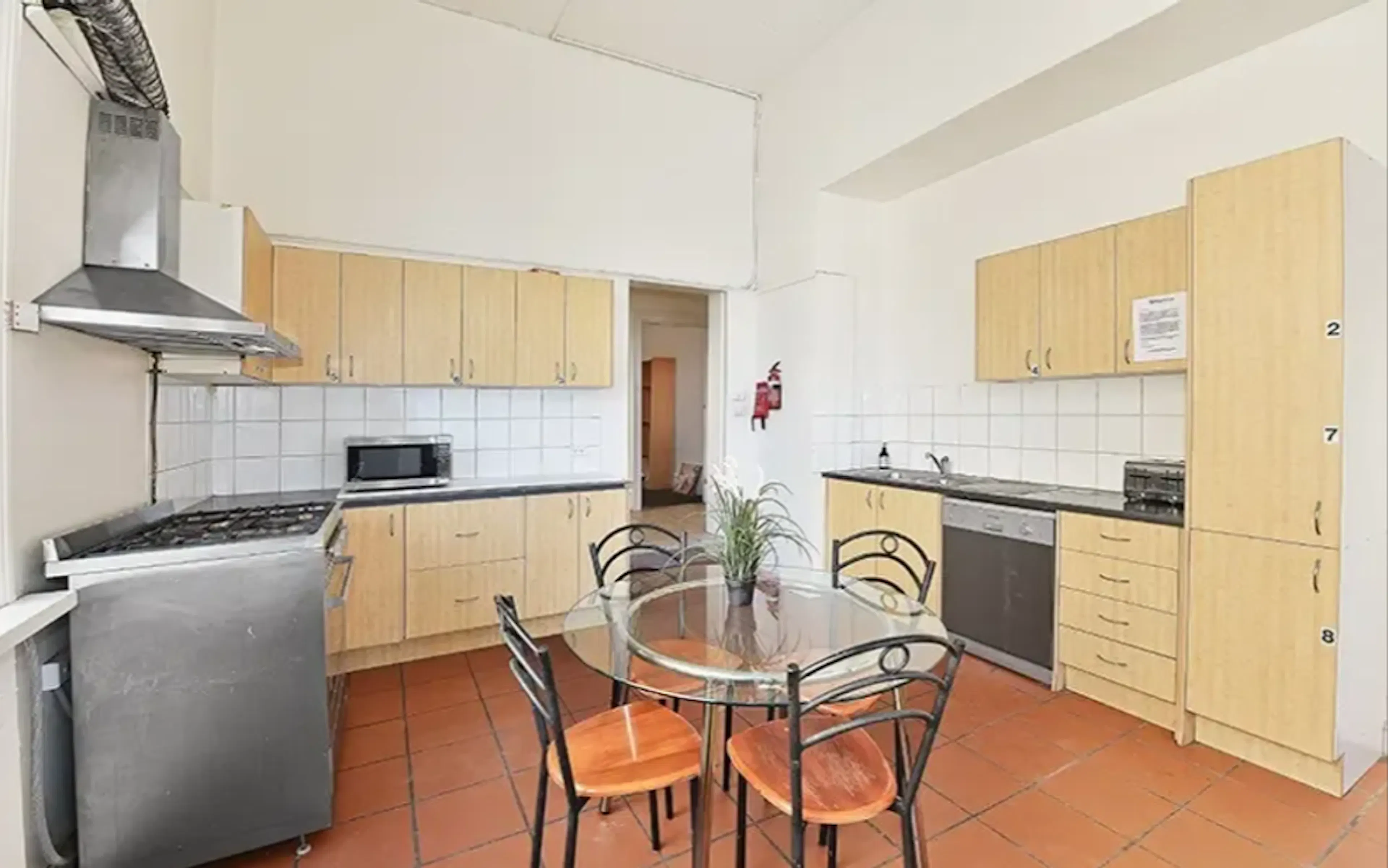 Room 7 KITCHEN 1