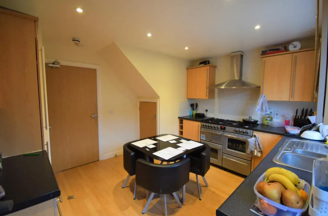 5 Bedroom Apartment KITCHEN 4