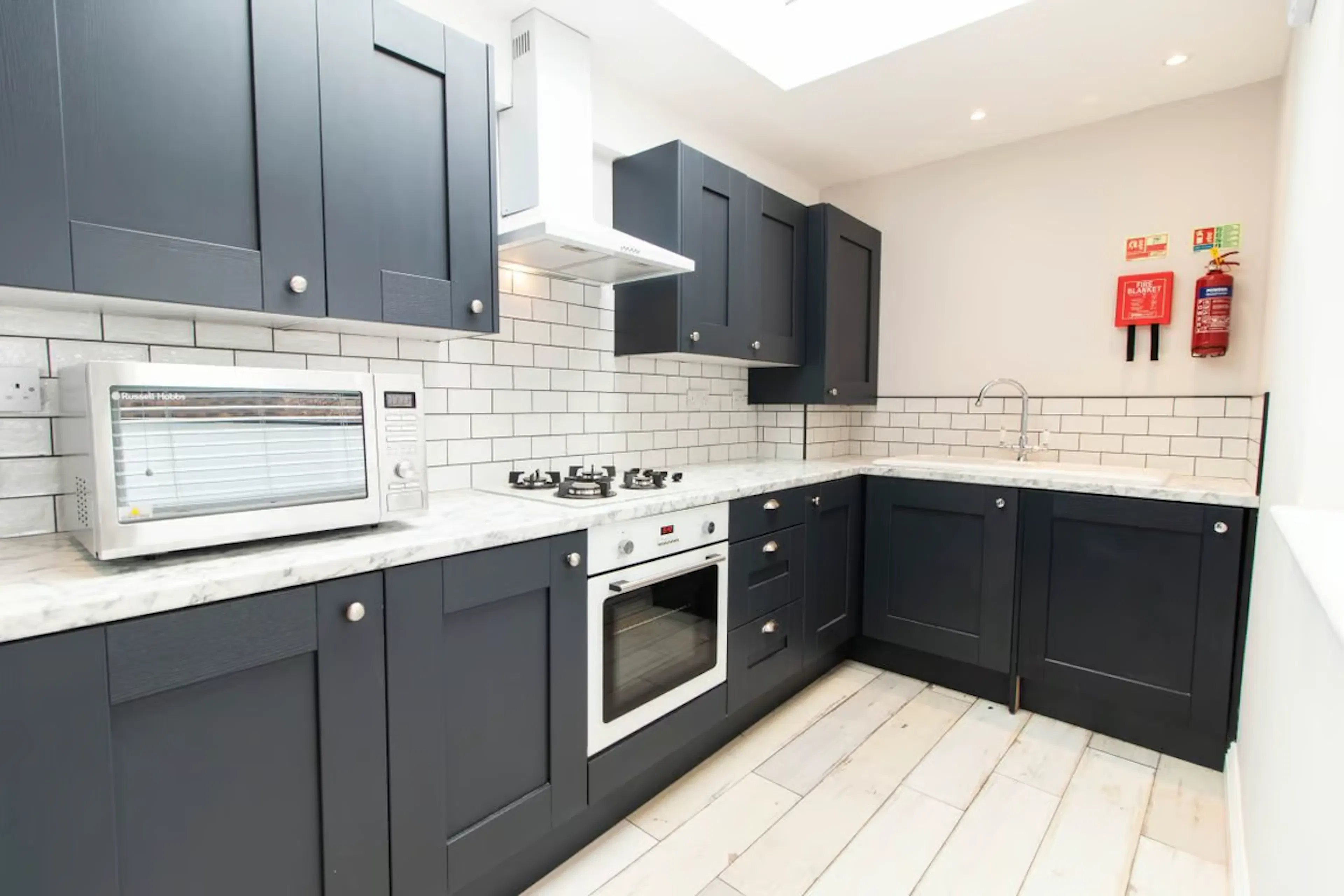 6 Bedroom Apartment KITCHEN 1