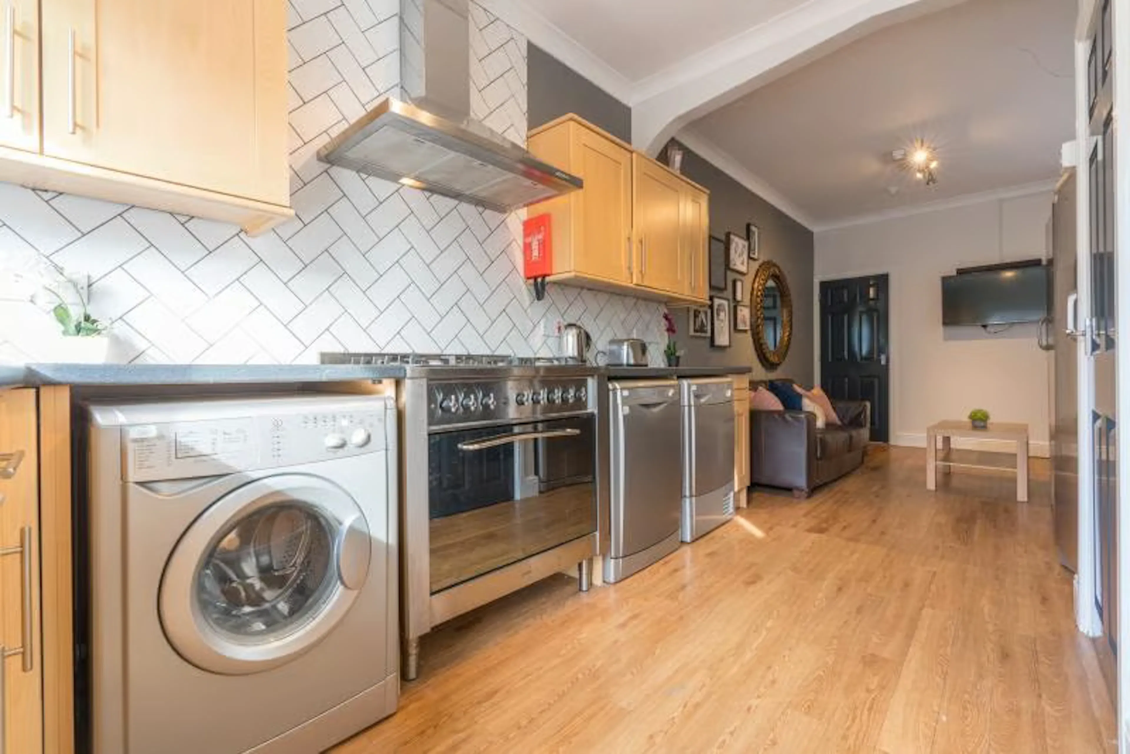 7 Bedroom Apartment KITCHEN 2