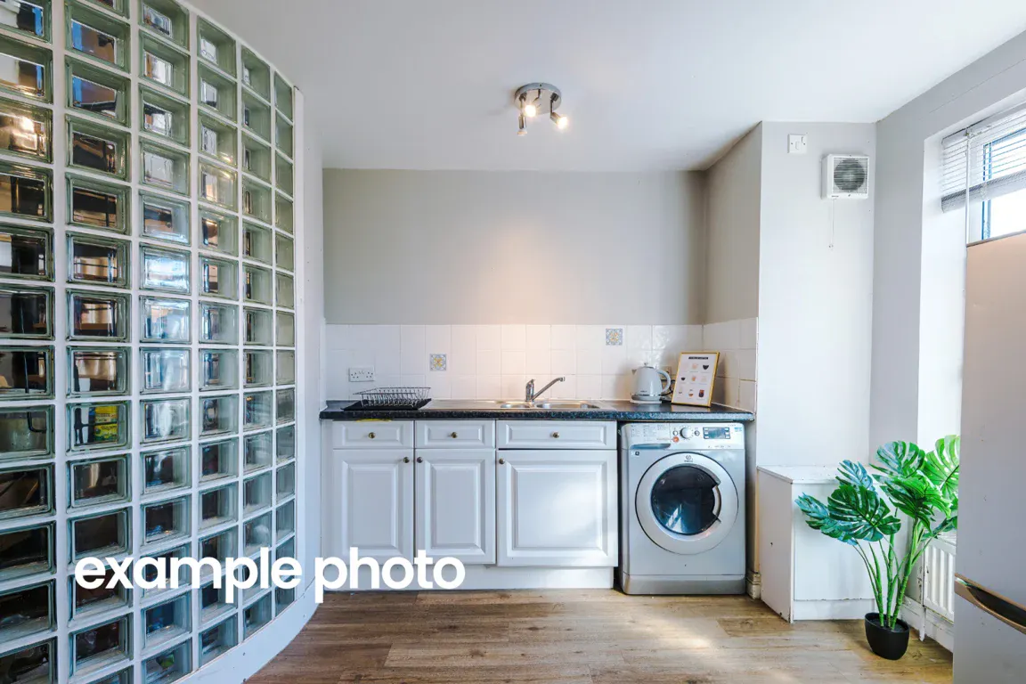 Flat 8, 5 Bedroom Apartment KITCHEN 3