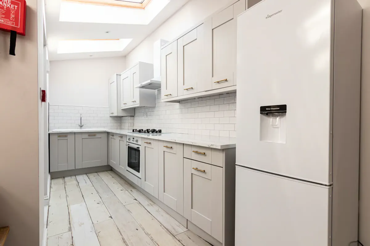 KITCHEN KITCHEN