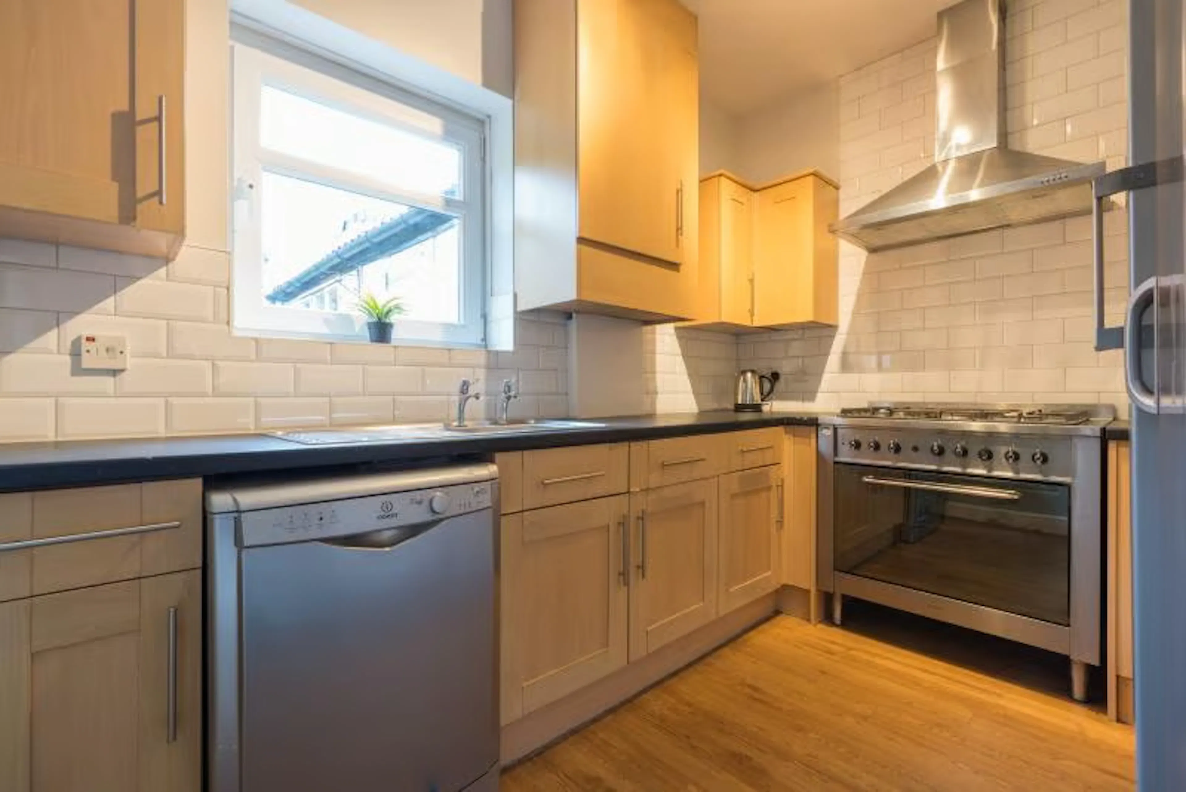 7 Bedroom Apartment KITCHEN 4