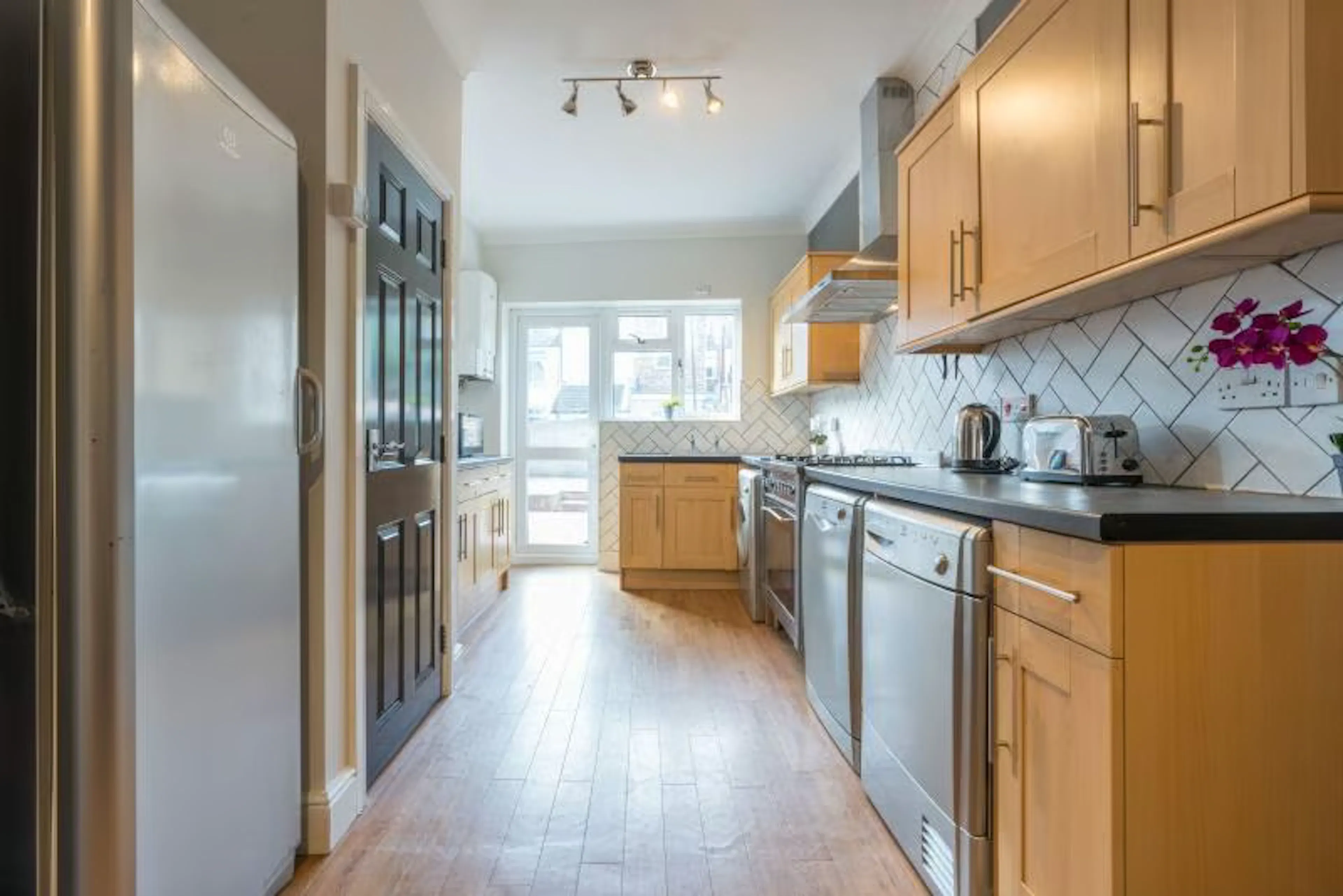 7 Bedroom Apartment KITCHEN 1