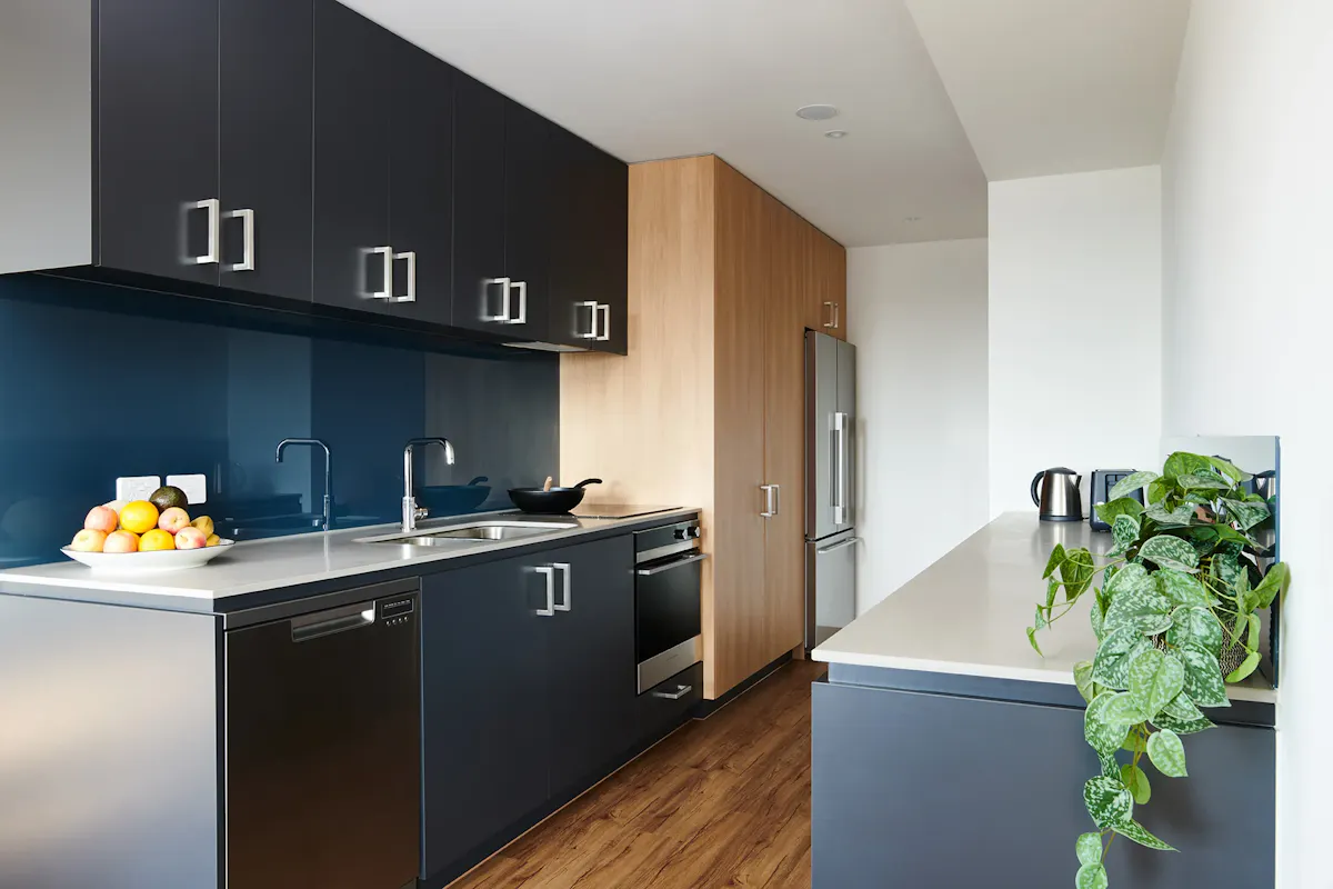 1 BED SUITE KITCHEN