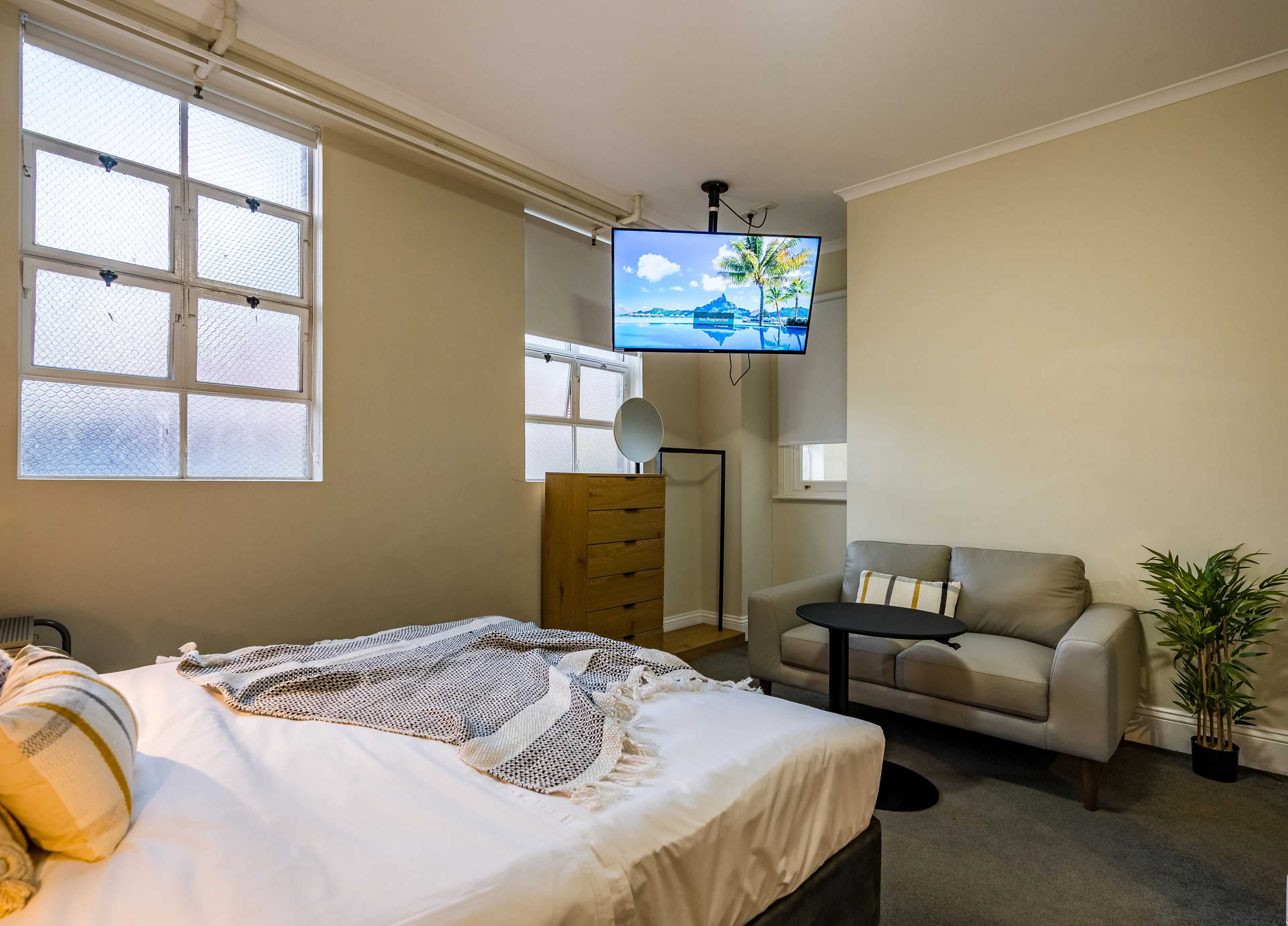 ROOM ROOM 3