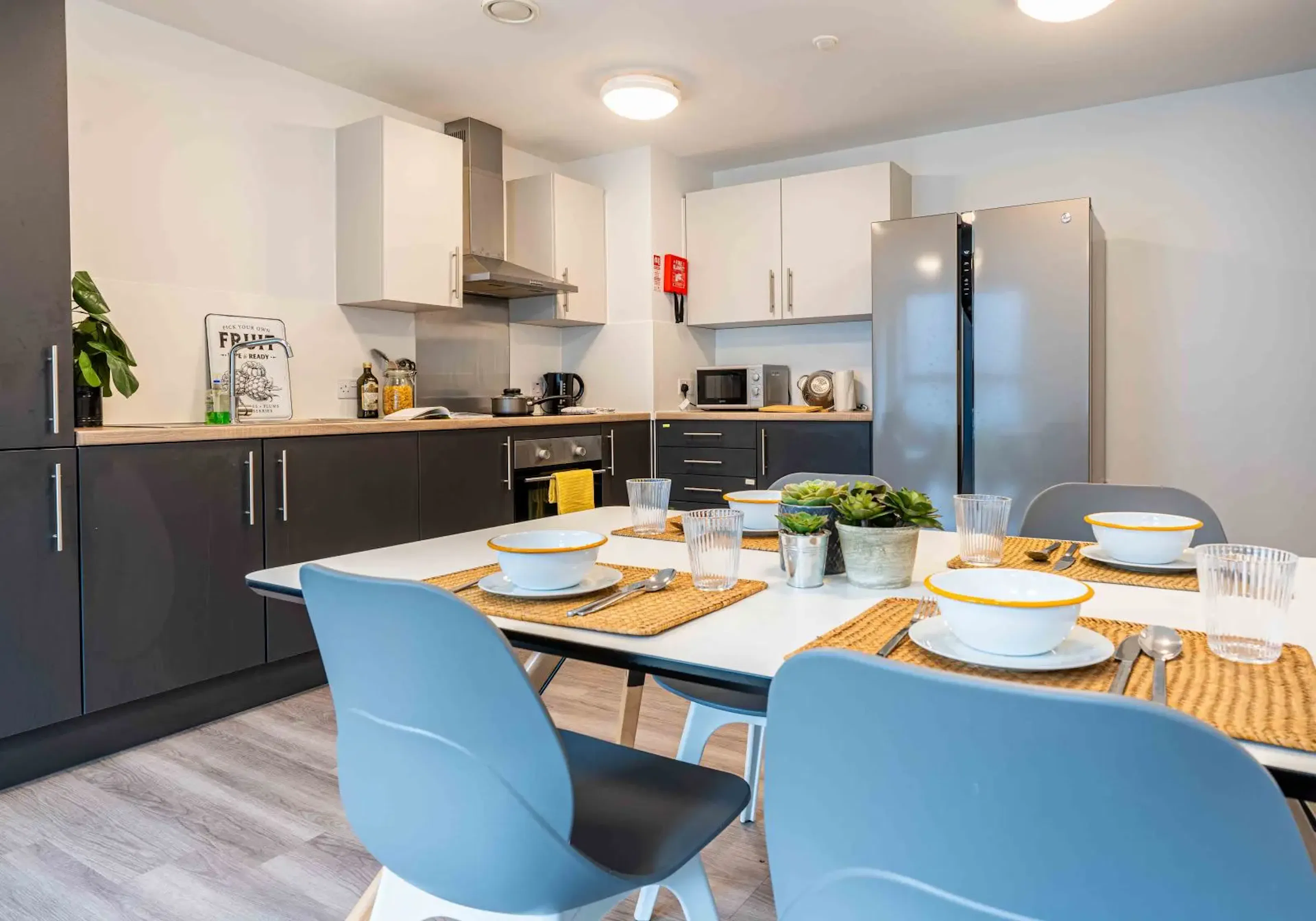 Bronze En Suite KITCHEN 4