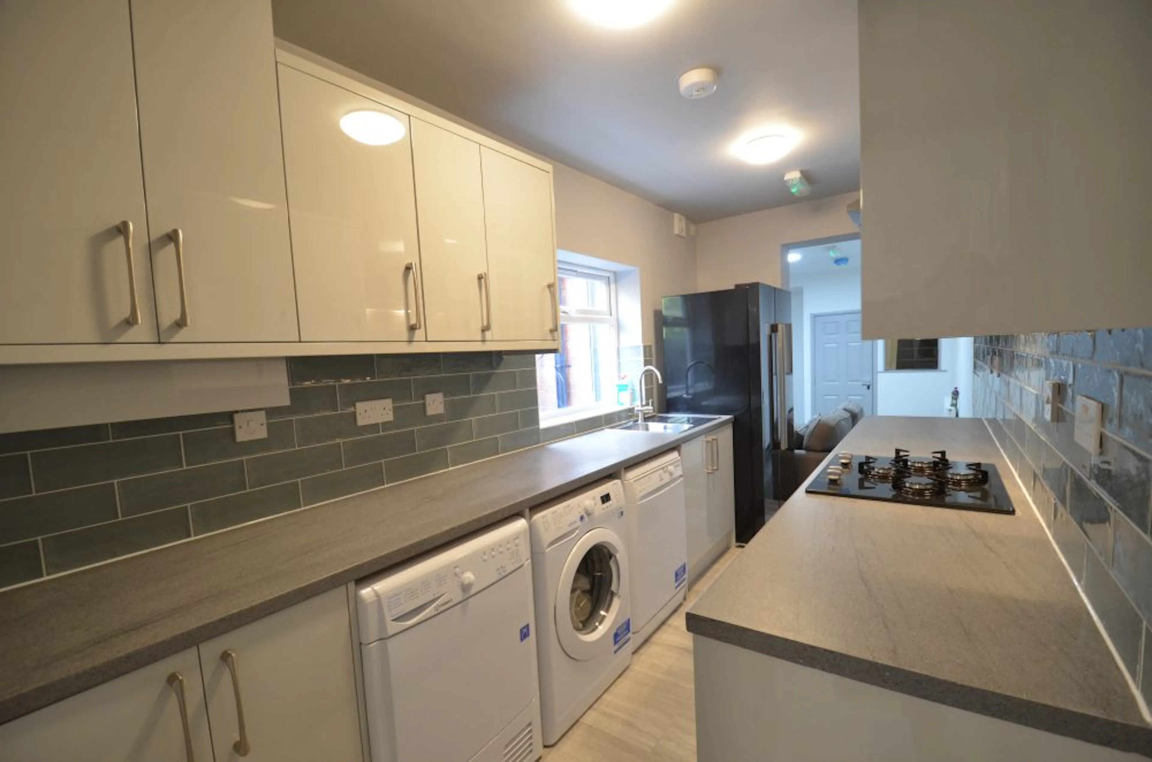 6 Bedroom Apartment KITCHEN 2