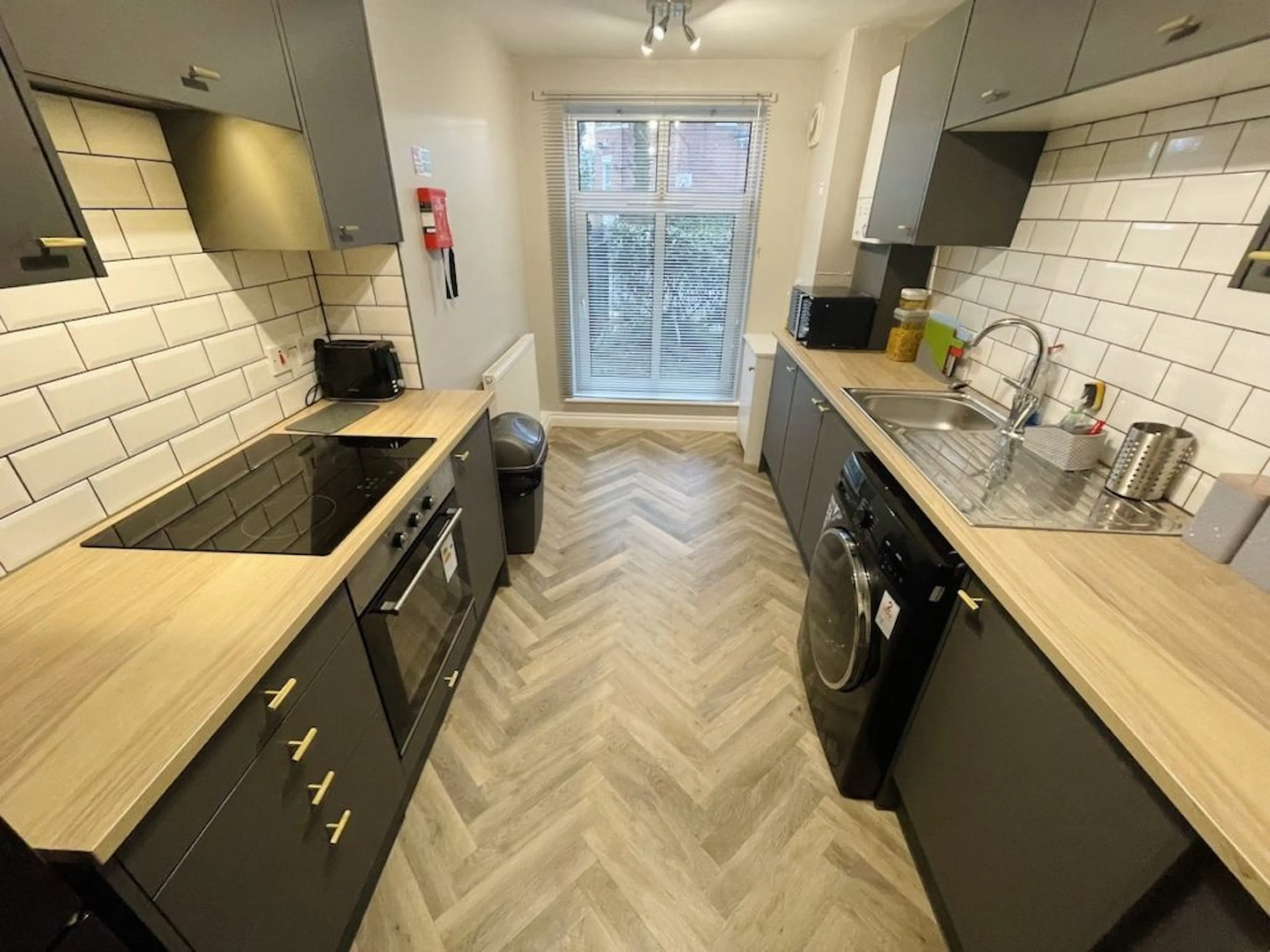 KITCHEN KITCHEN 4