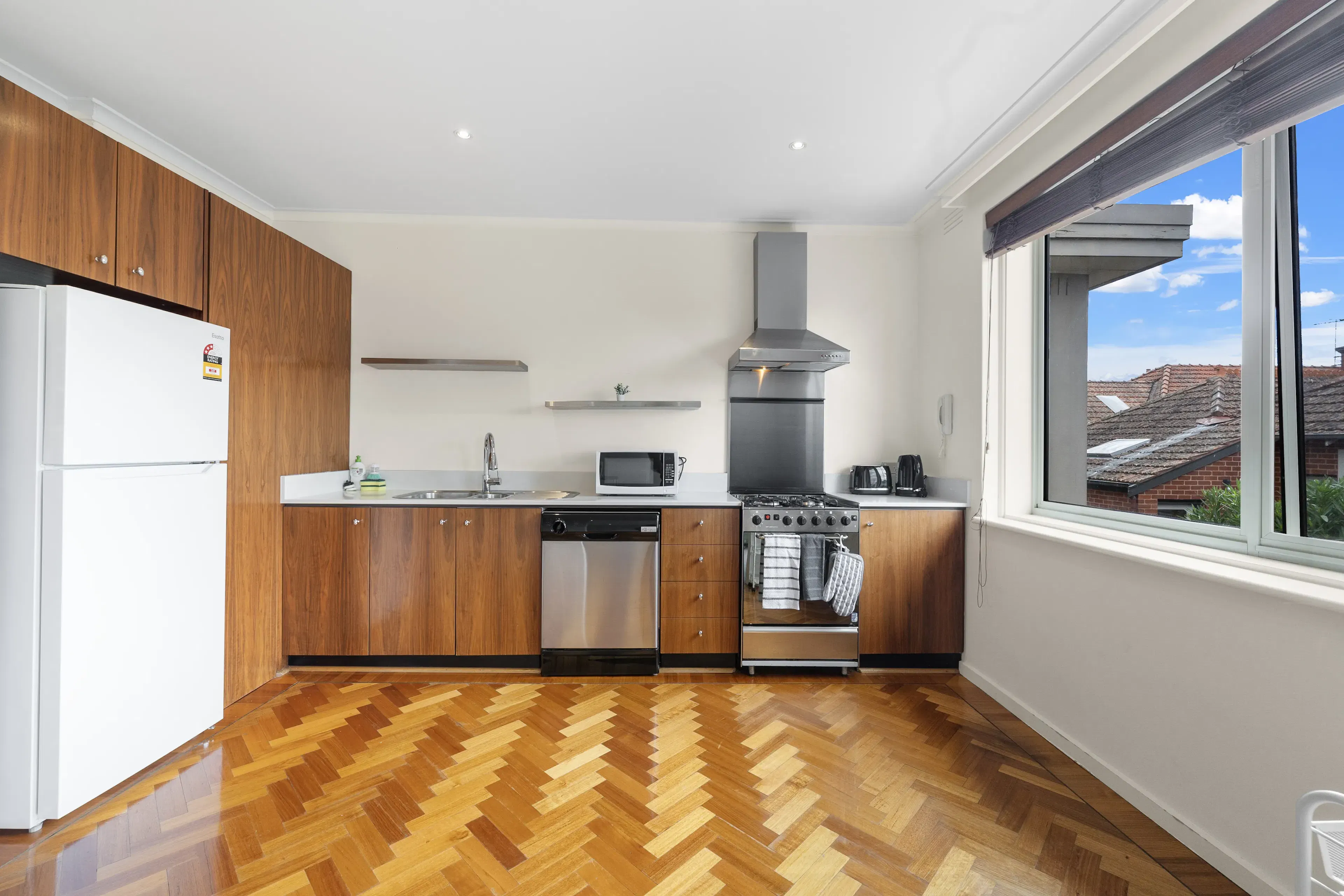 Room 1 (Non - Ensuite) KITCHEN 2