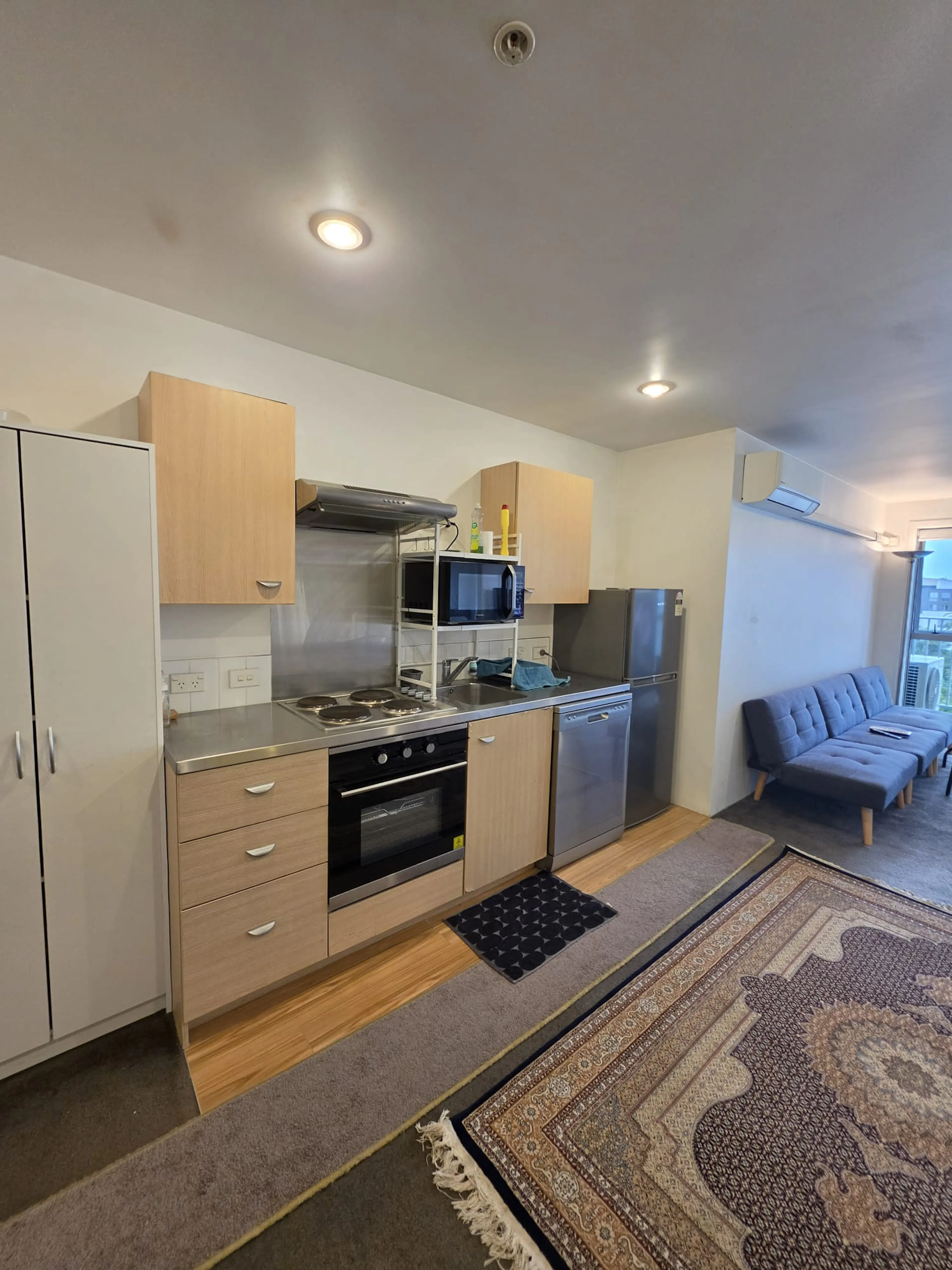 Room 1 (Bed 3, Bath 2) KITCHEN 1