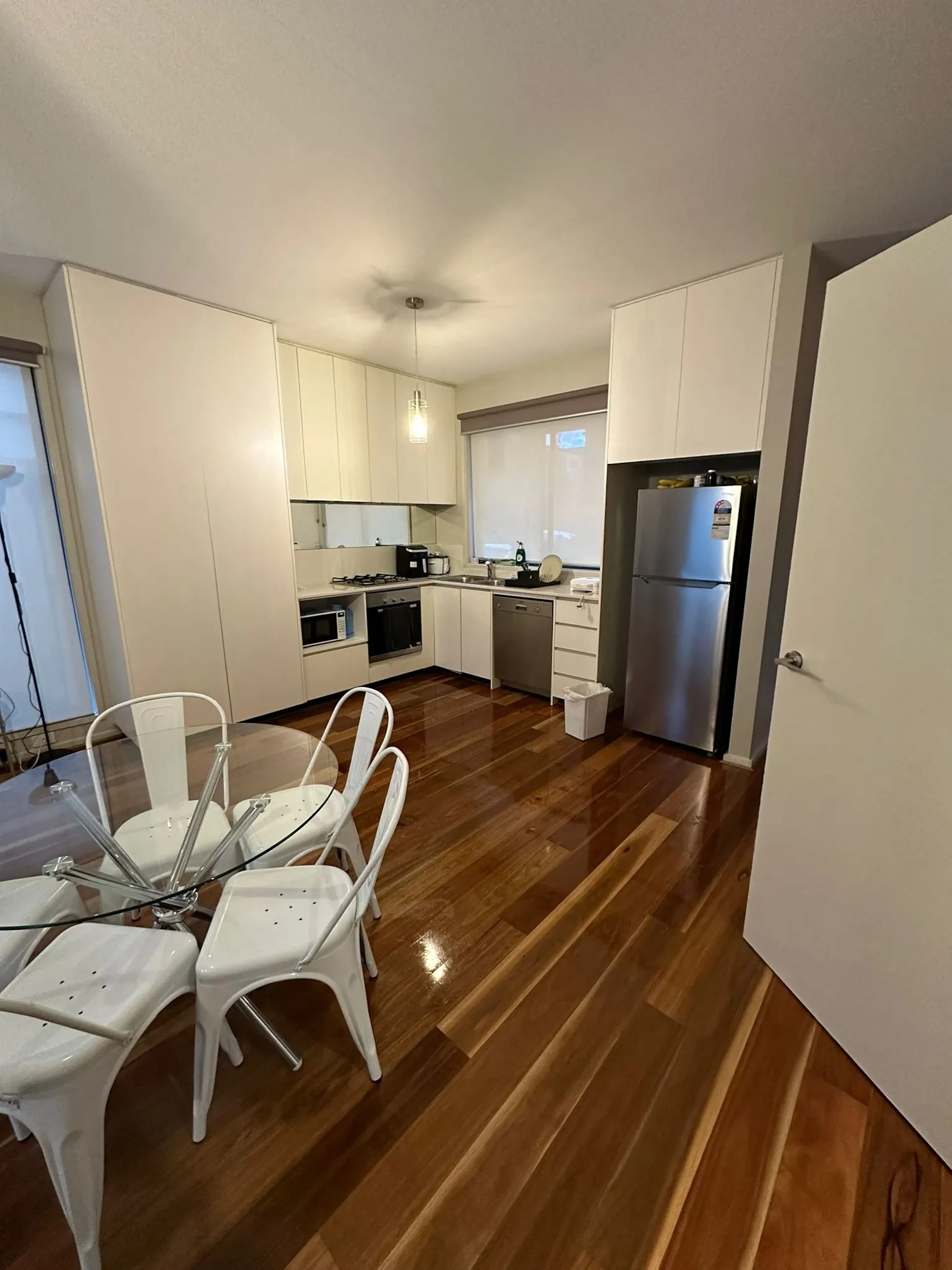 Room 2 (Non-ensuite) KITCHEN 3