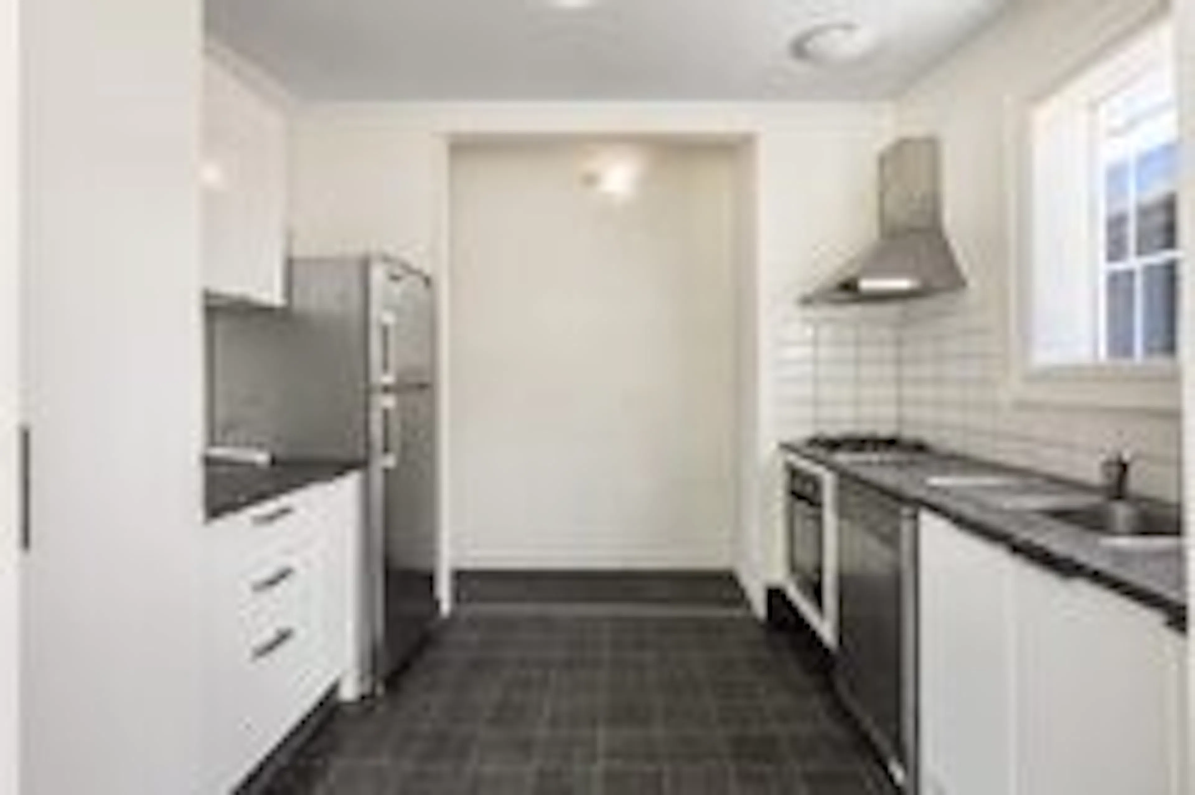 Room-1B (7 Bed, 3 Bath) KITCHEN 2
