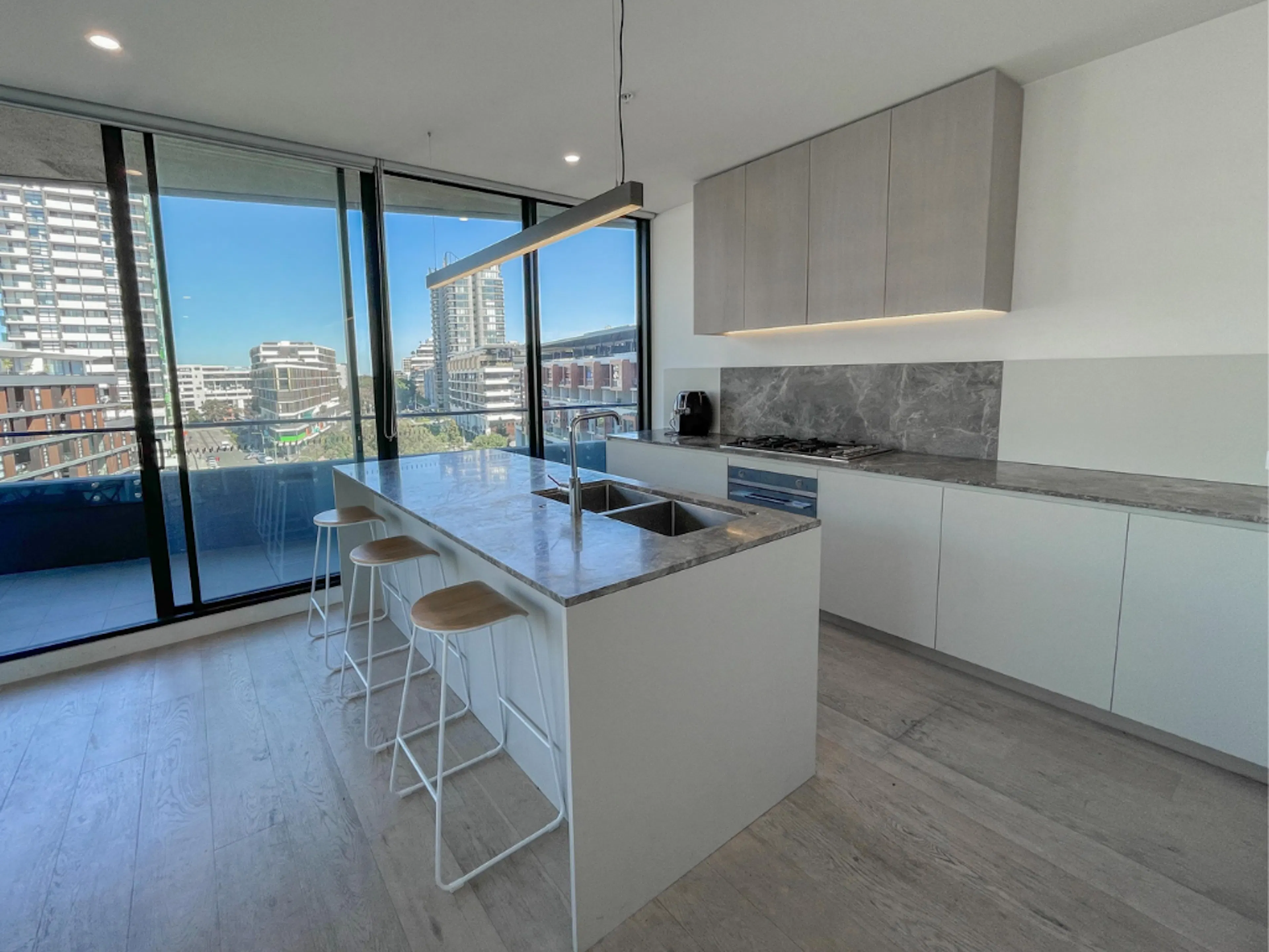 Single Bedroom- 3 Share Apt KITCHEN 1