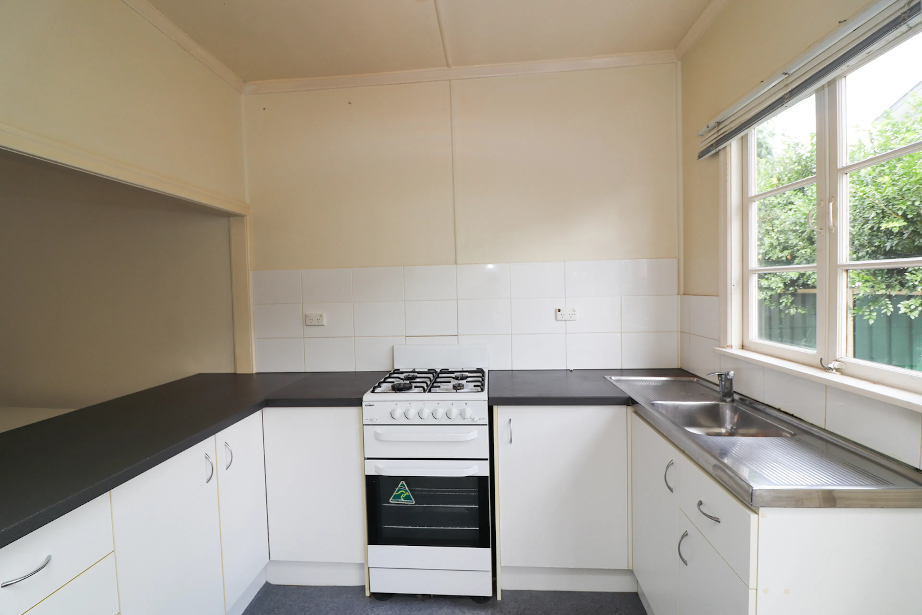 Studio Room KITCHEN 3