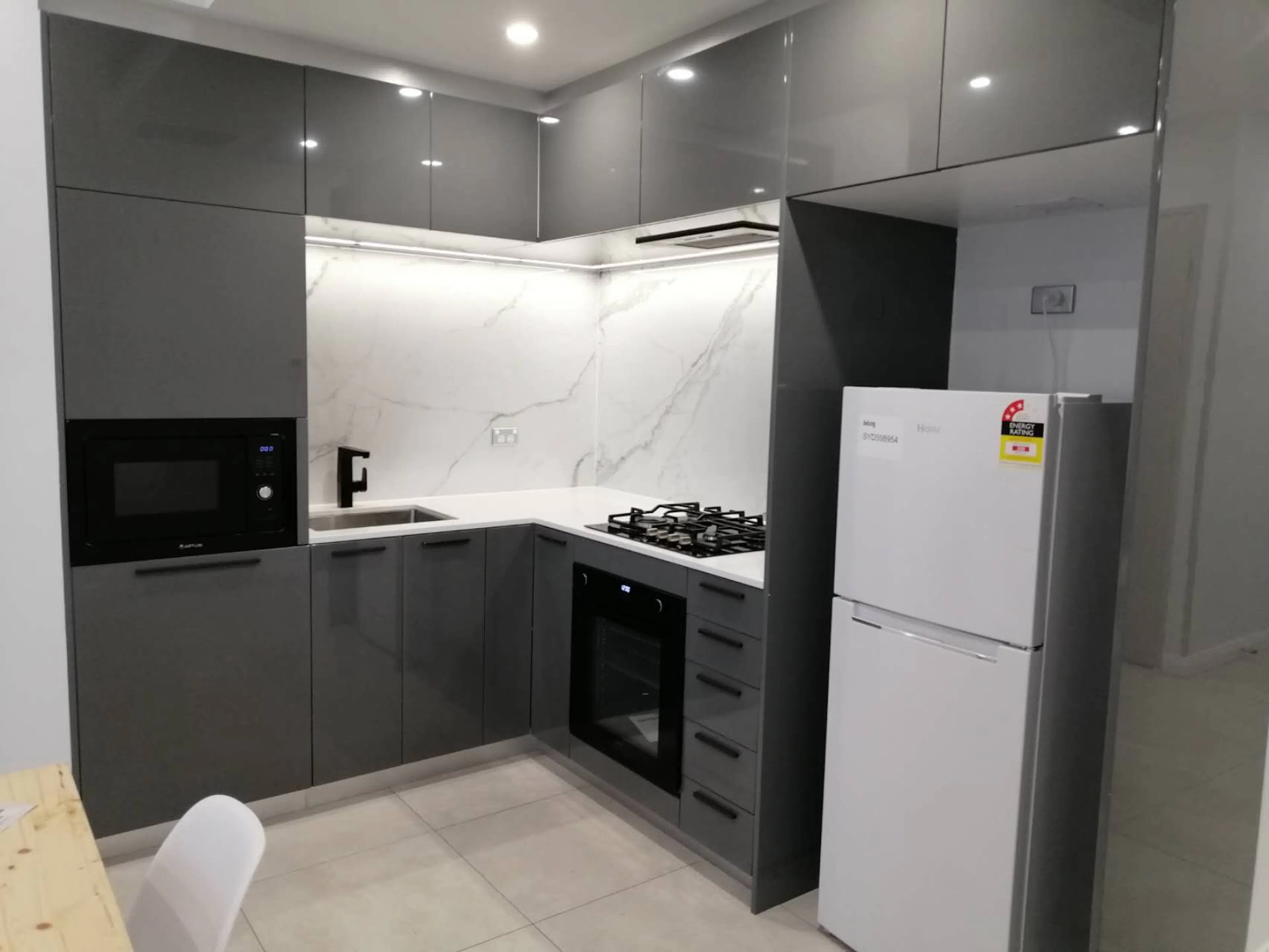 1 Bedroom, 1 Bathroom Apartment KITCHEN 2
