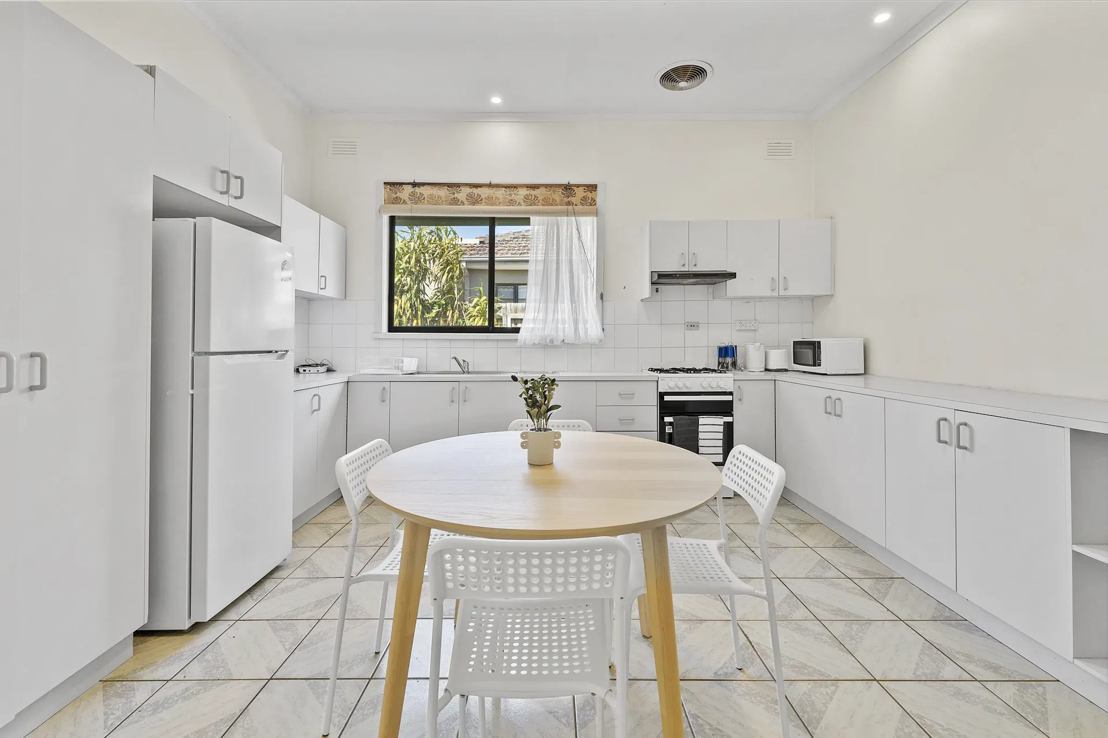 Room 2 (Non - Ensuite) KITCHEN 3