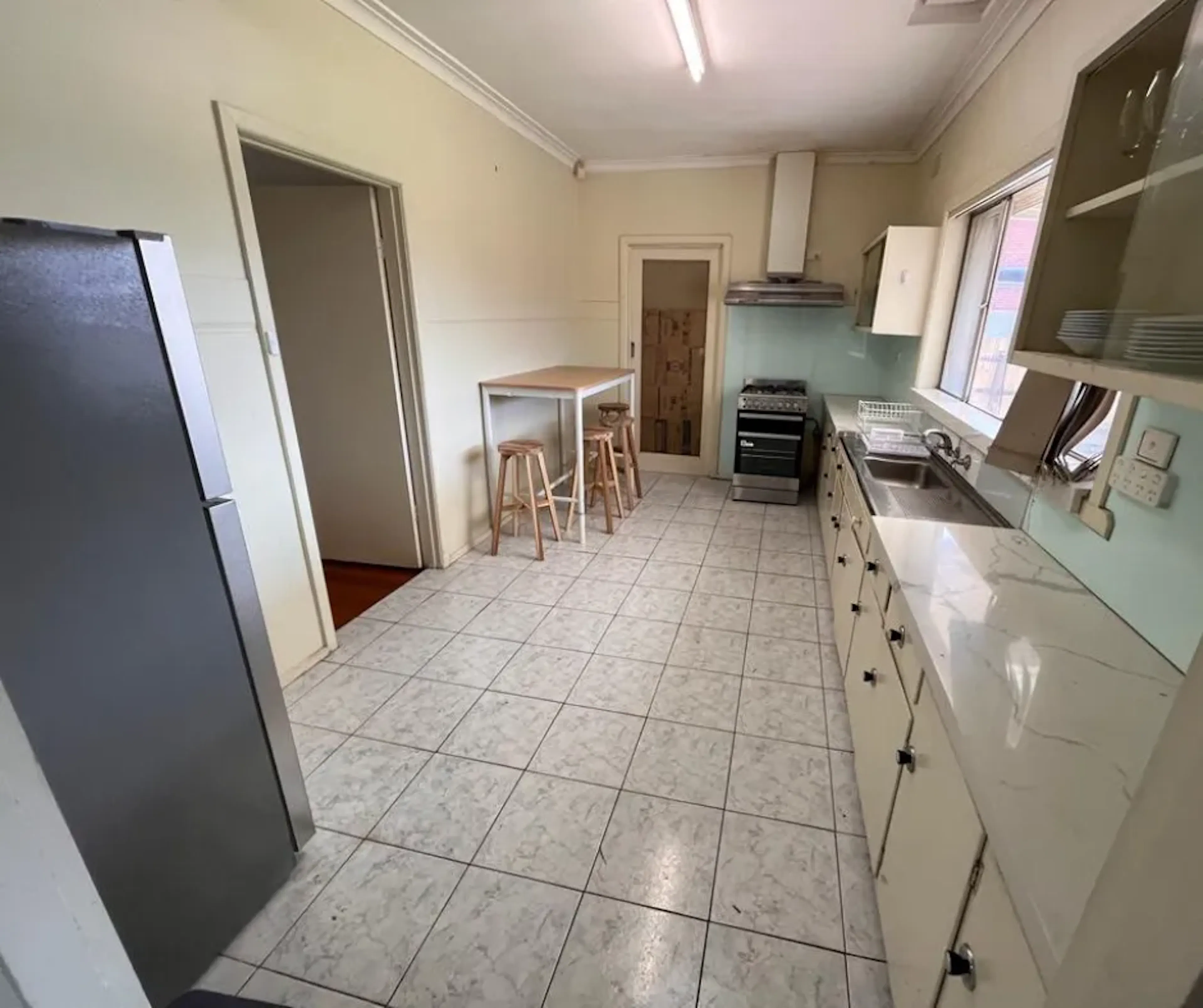 Room 3 (Non-Ensuite) KITCHEN 4