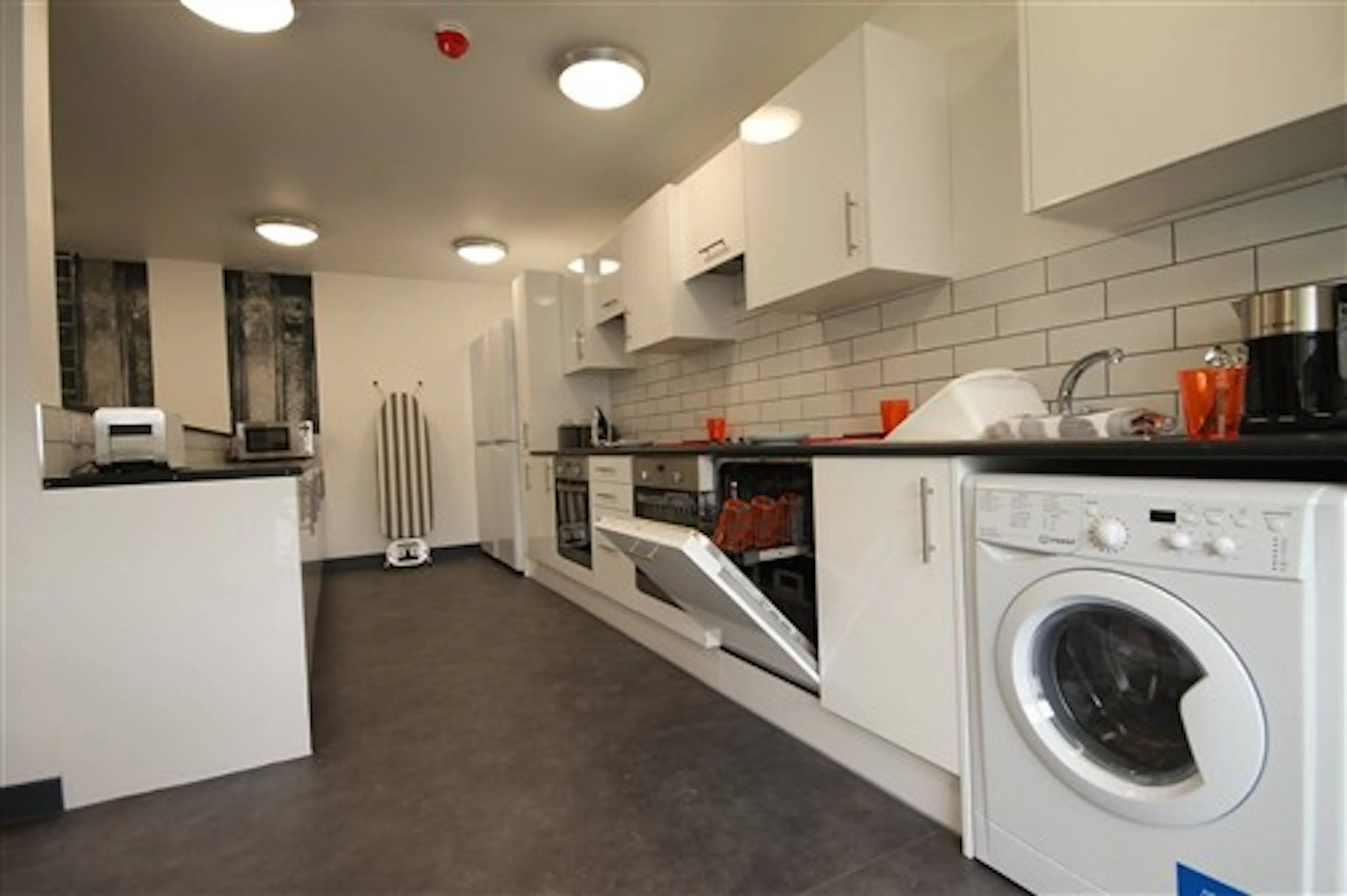 Classic Ensuite-4 KITCHEN 3