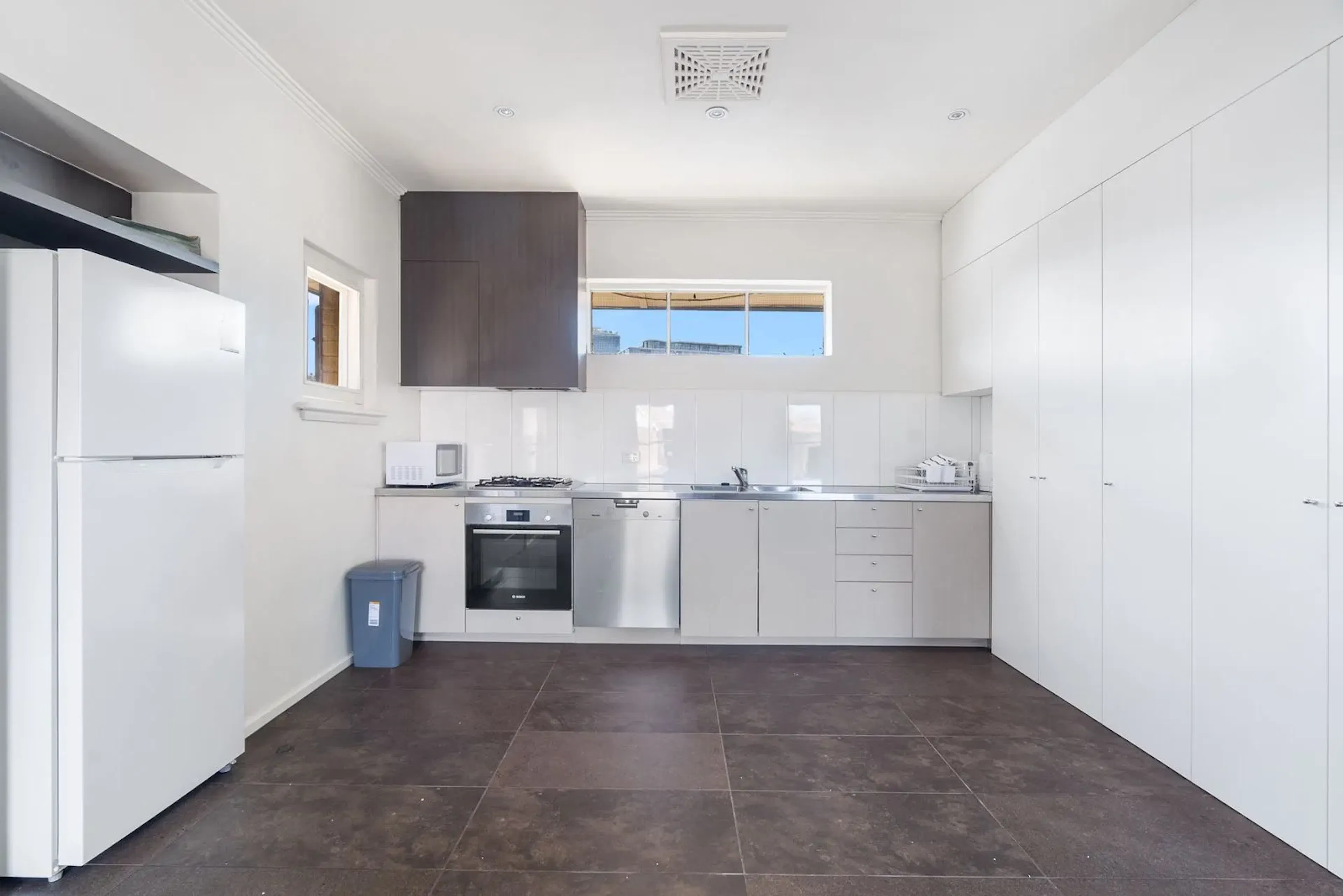 Room 2 (Ensuite) KITCHEN 2