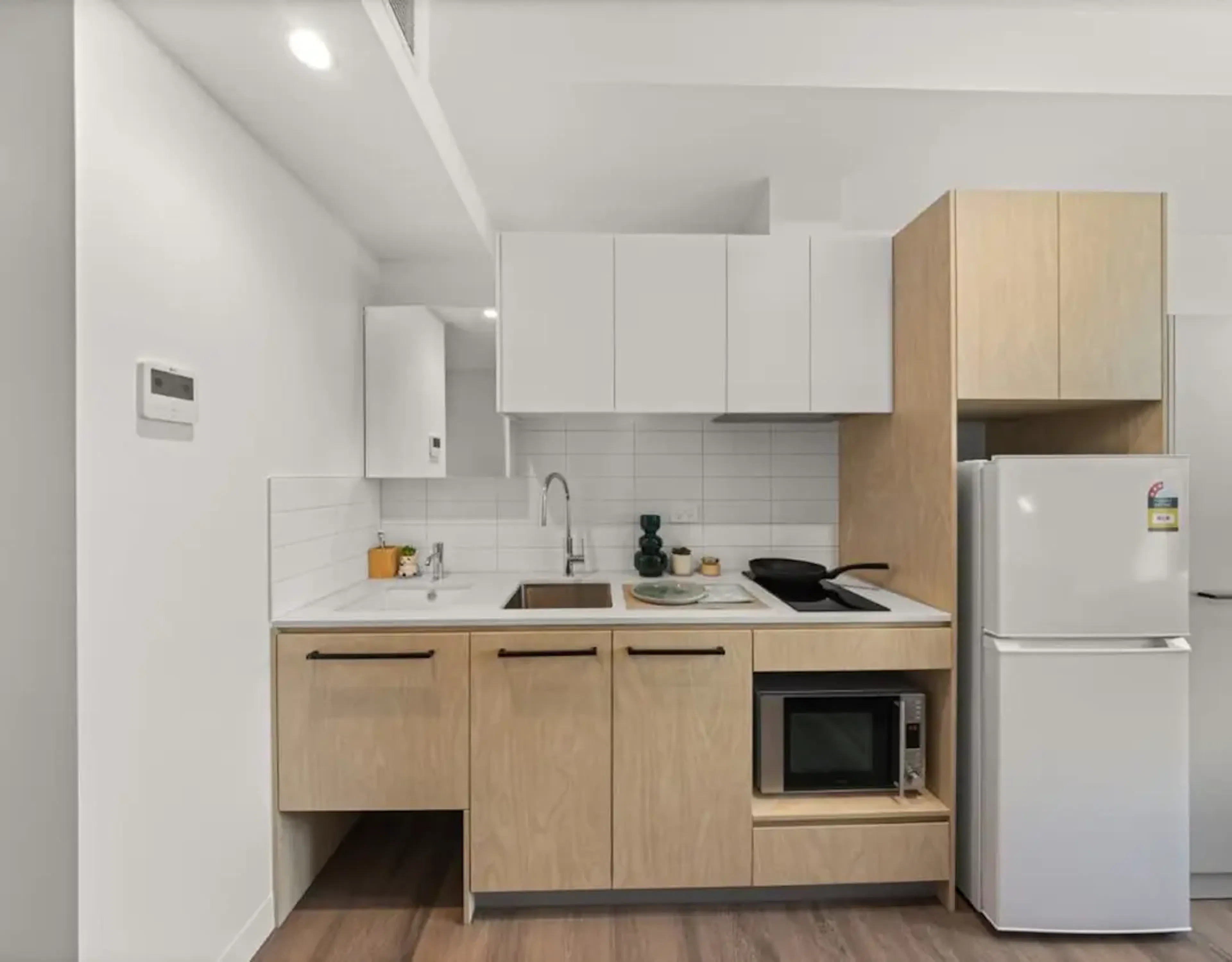 Private Studio Silver KITCHEN 2