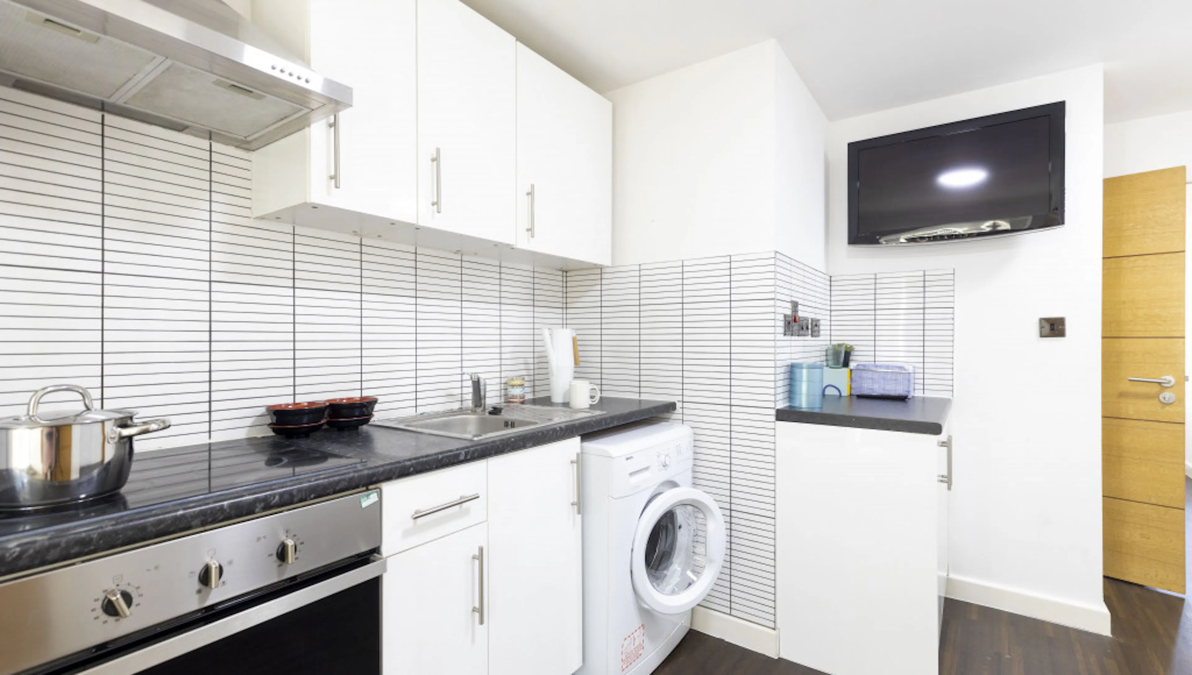 Deluxe KITCHEN 2