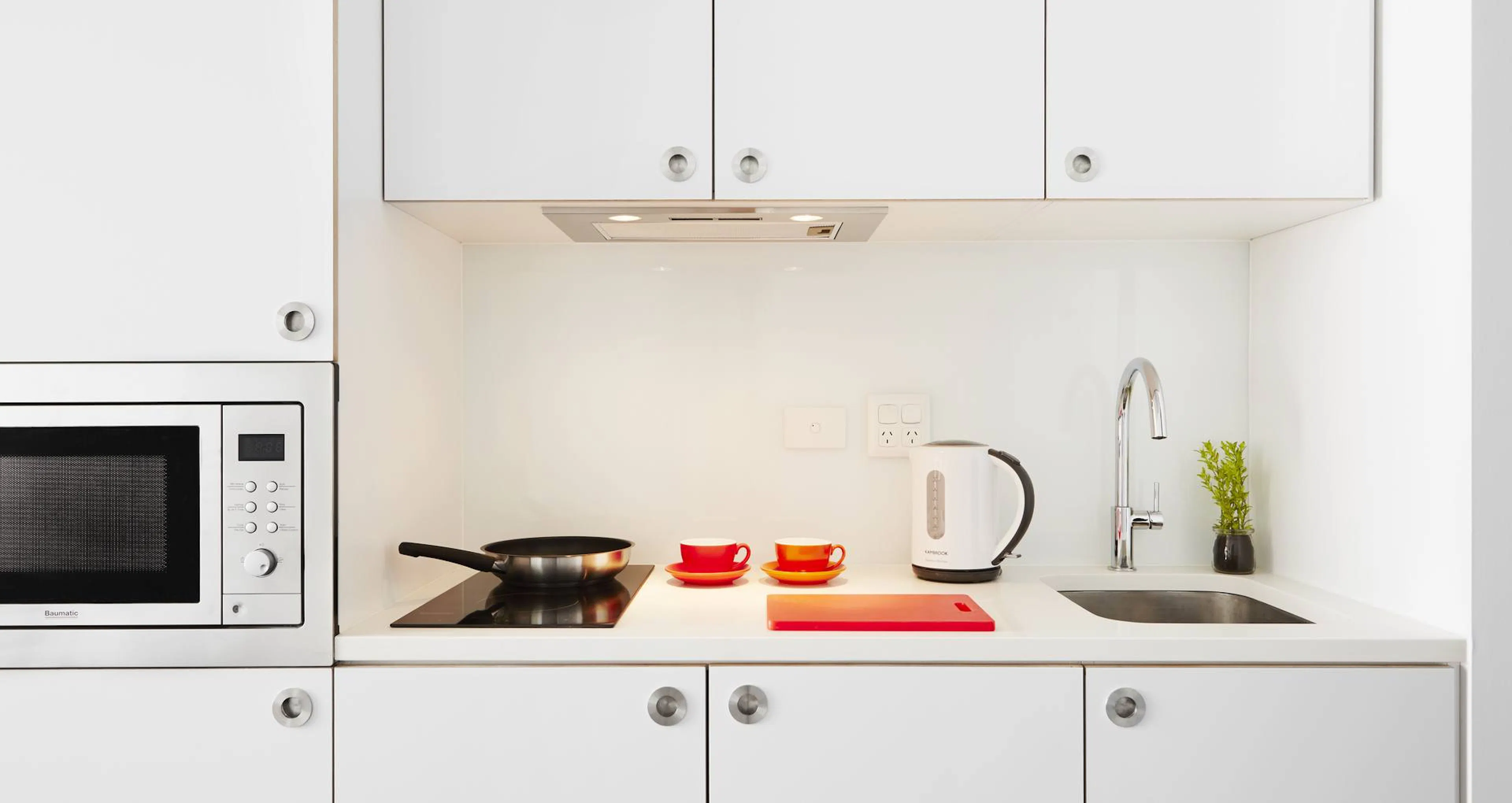 Large Studio Apartment KITCHEN 4
