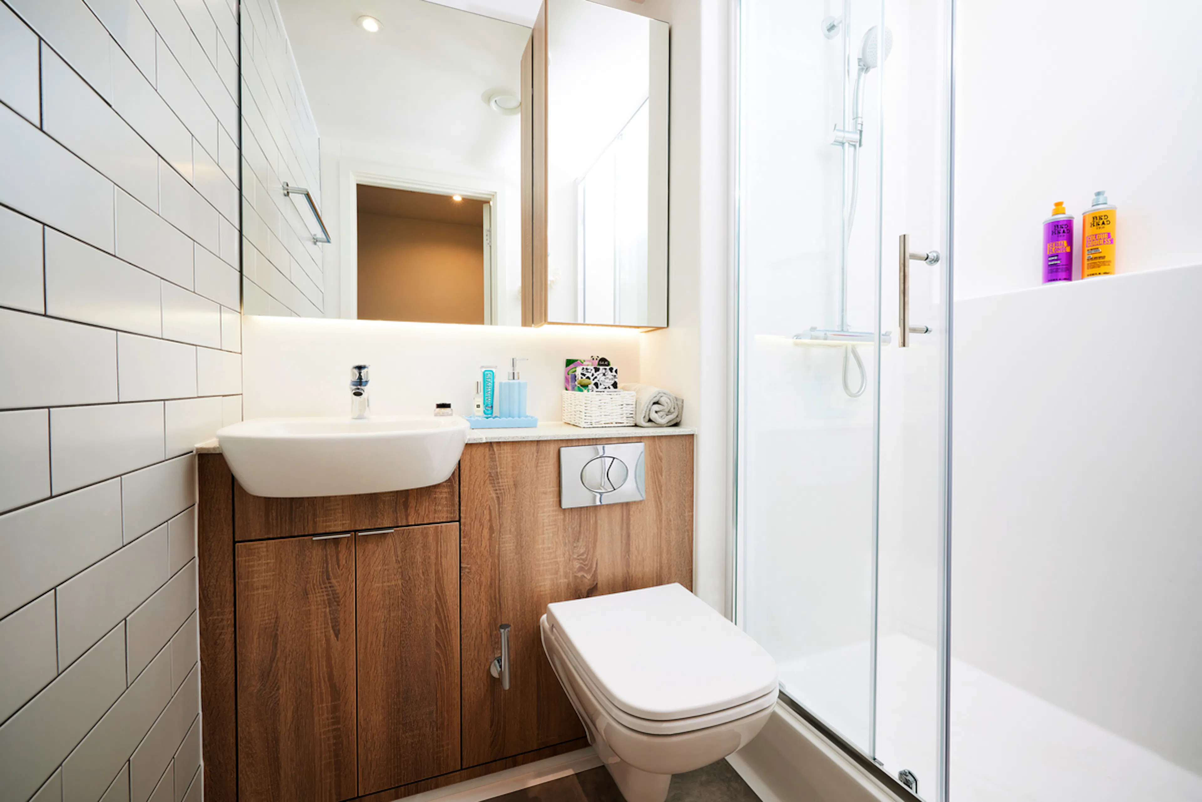 Lite BATHROOM 4
