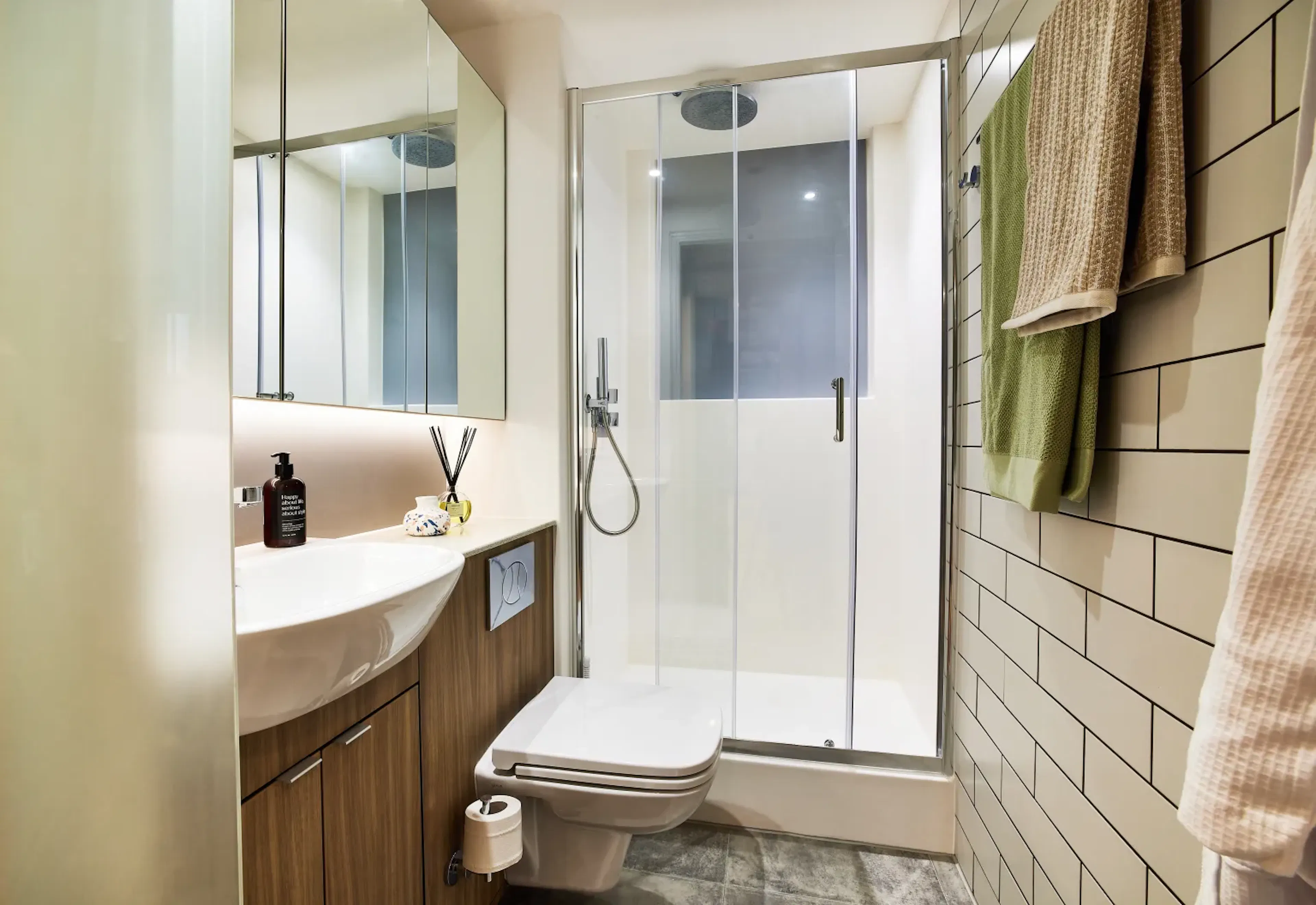 Lite BATHROOM 3