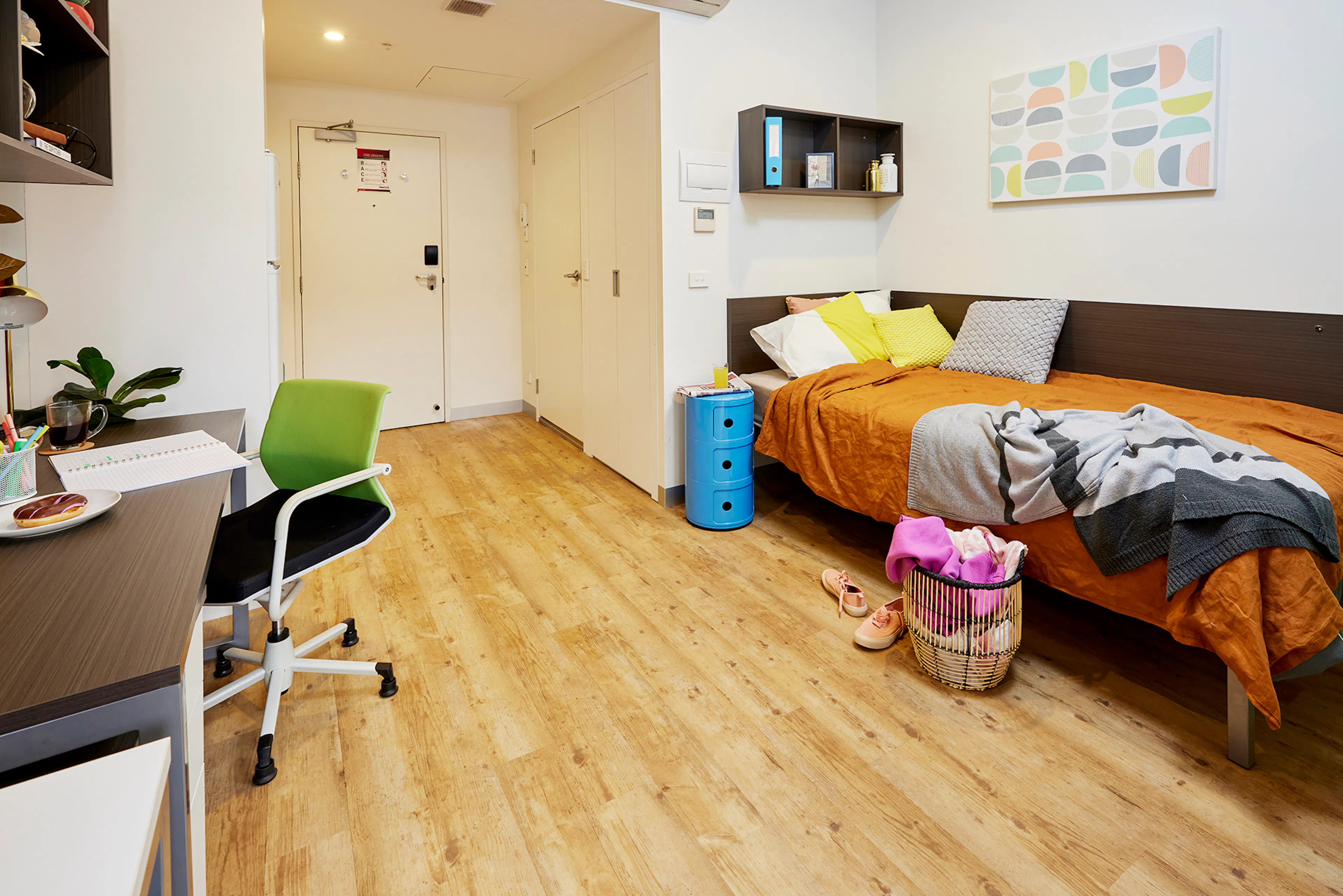 Large Twin King Single Bed Apartment ROOM 3