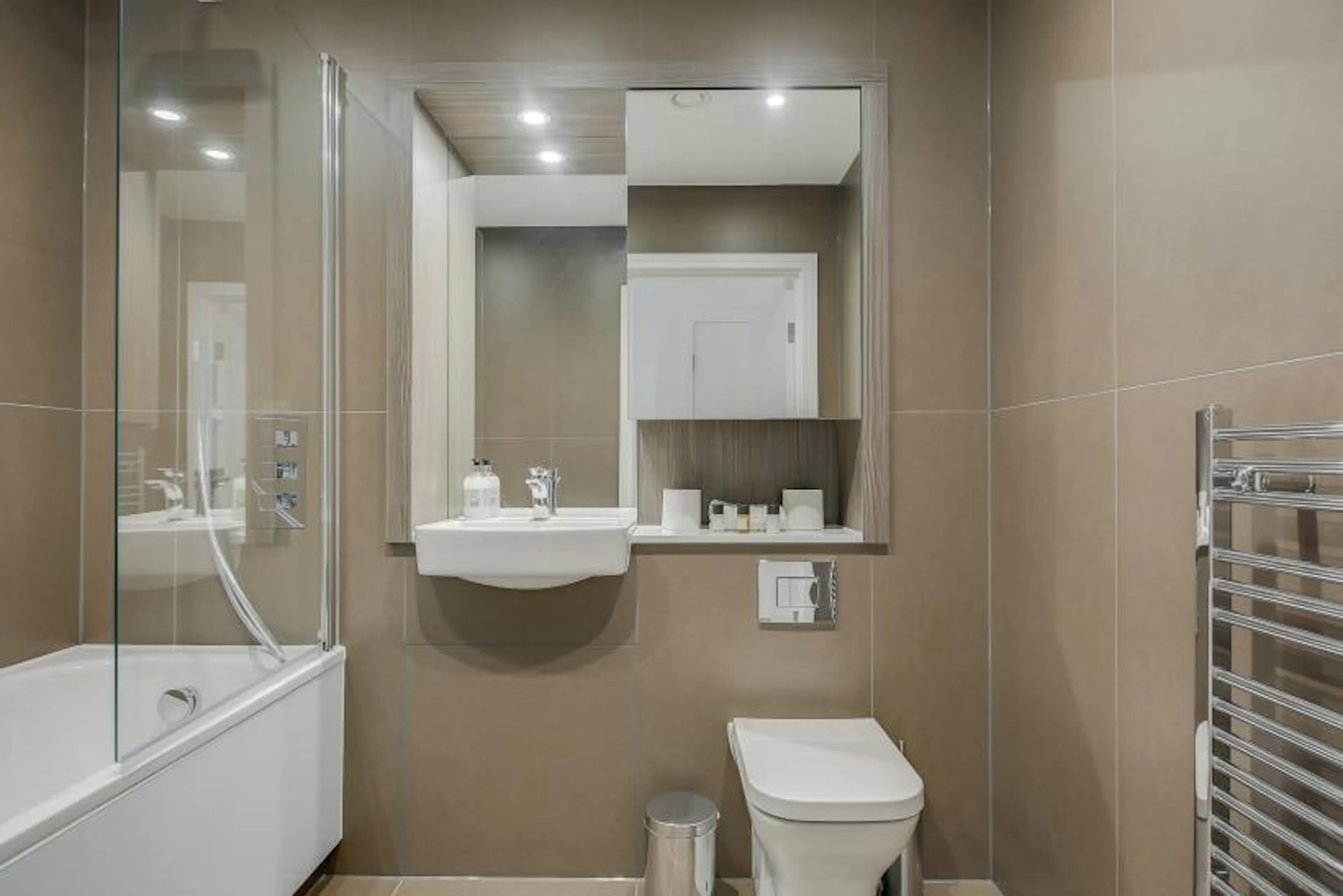 1 Bed Apartment BATHROOM 3