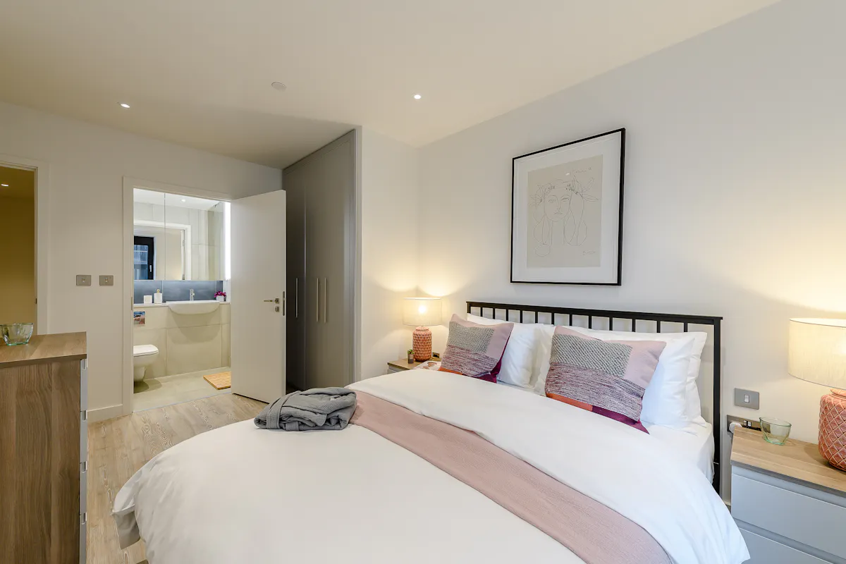ROOM ROOM