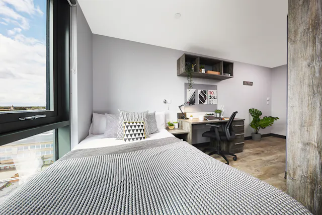 Large En-Suite room image 1
