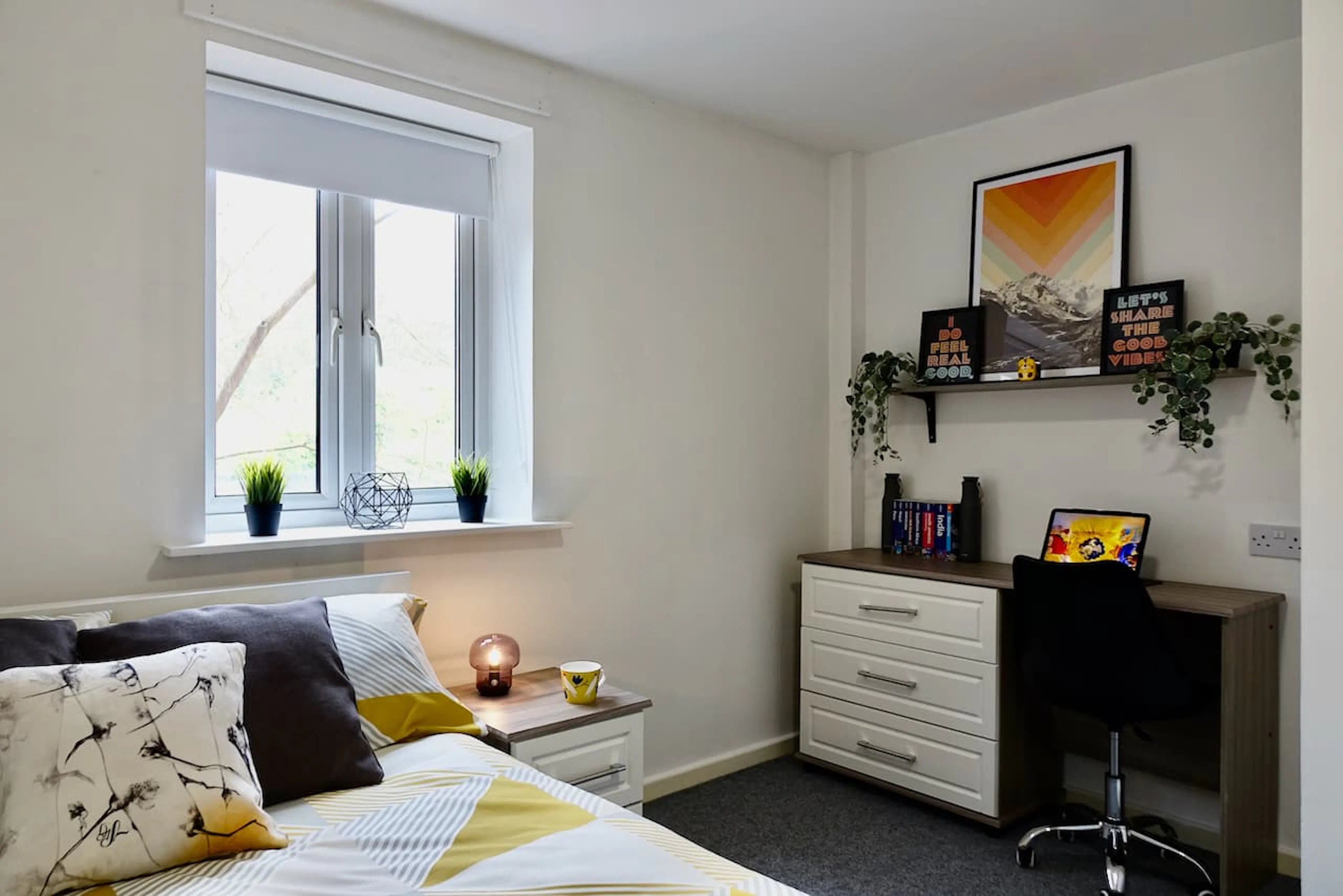 Large Ensuite ROOM 4
