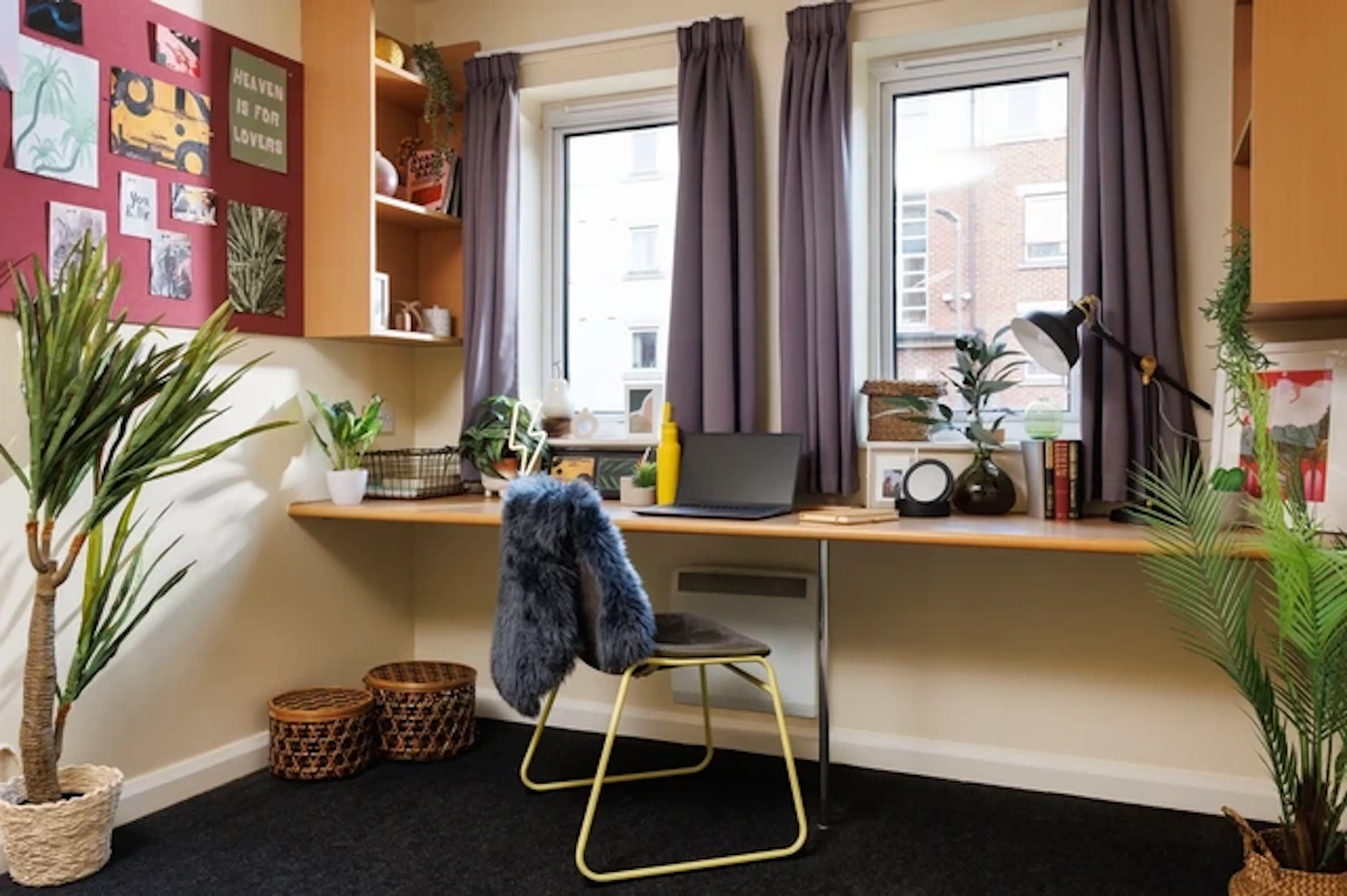 Large standard double Ensuite ROOM 4