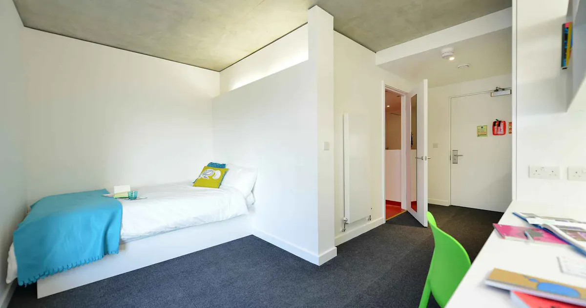 ROOM ROOM